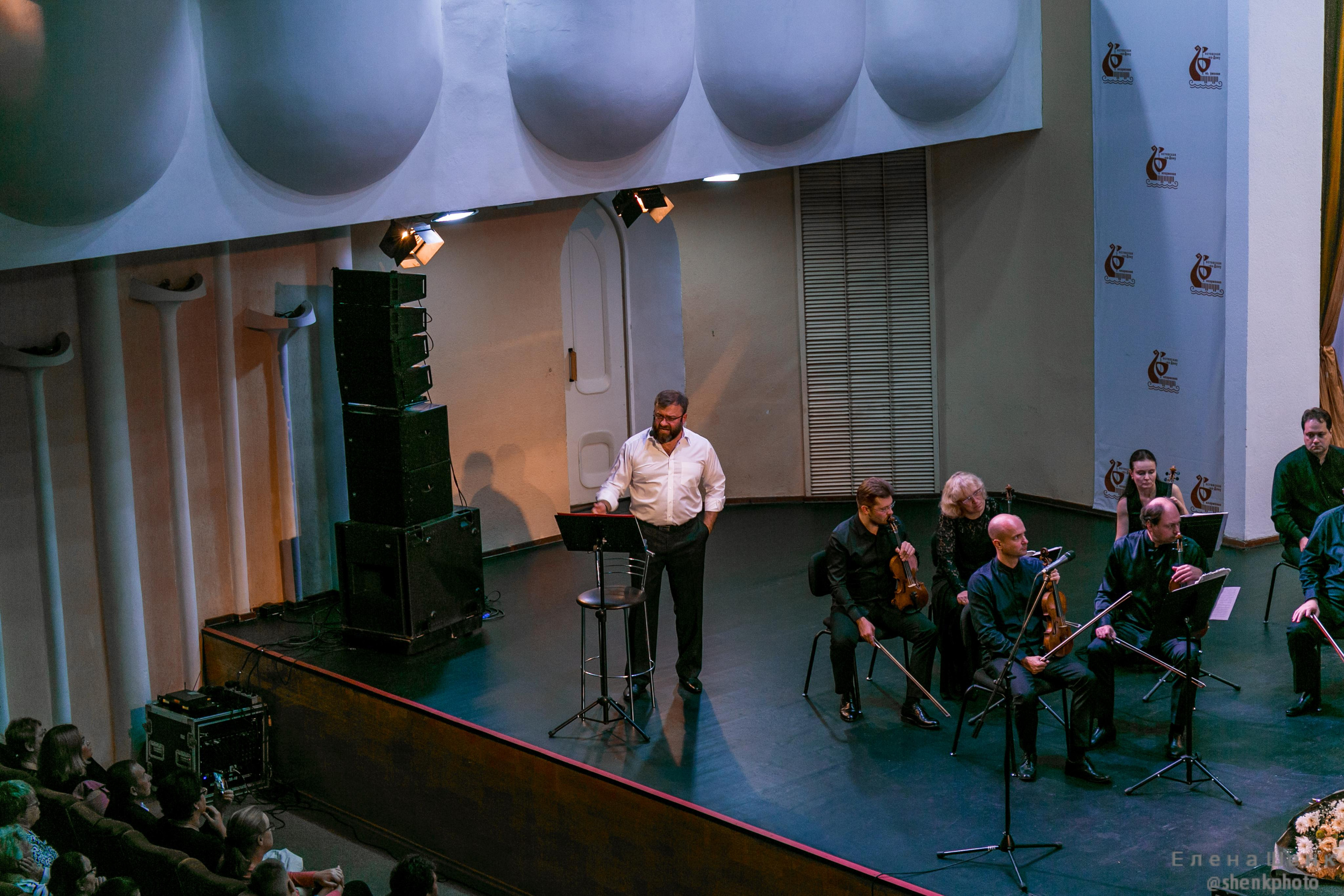 Михаил Пореченков. Филармония. Стихи Маяковского. Фотограф Таинства Крещения в Москве и Ростове-на- Дону Елена Шенк