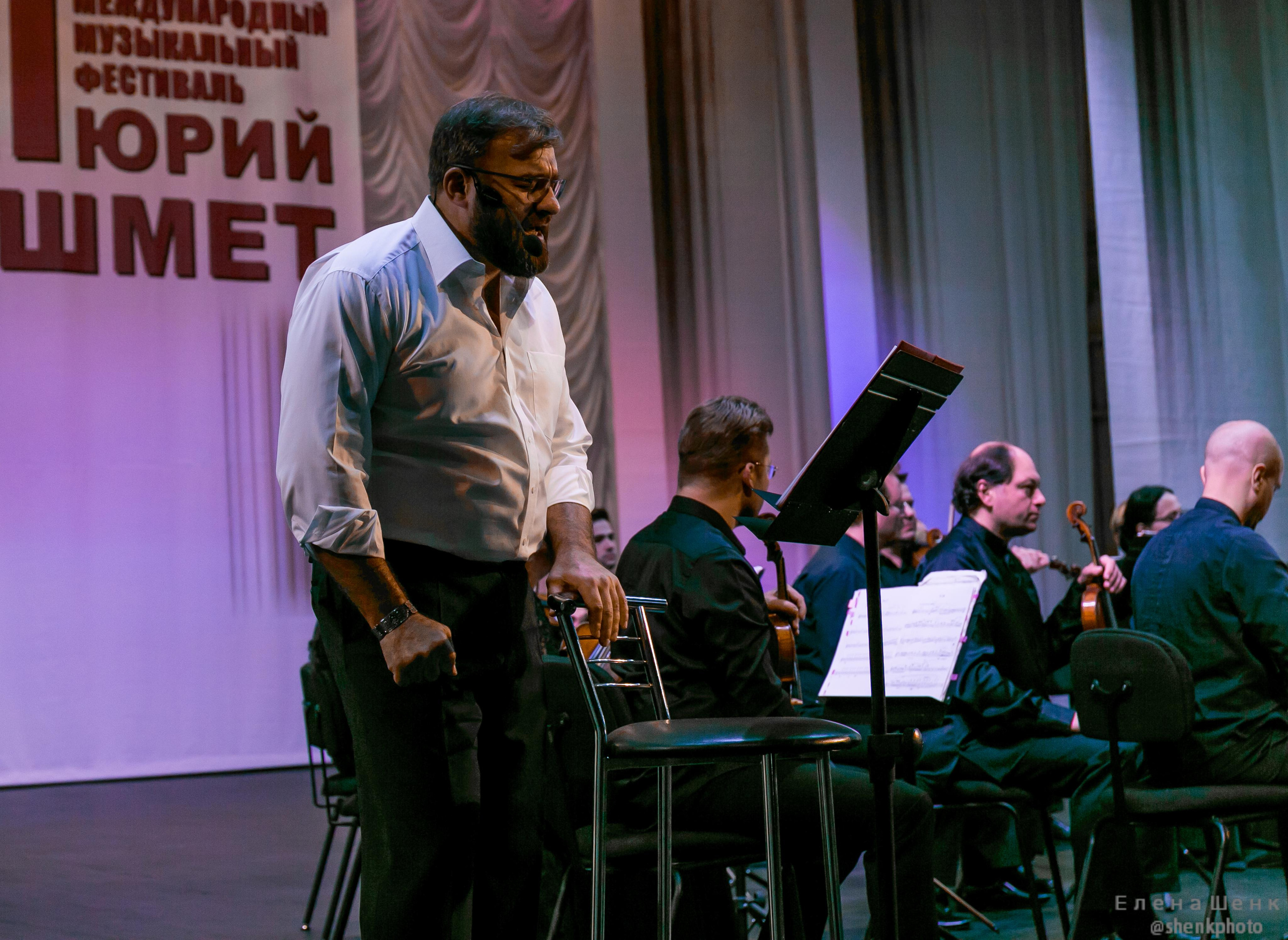 Михаил Пореченков. Филармония. Стихи Маяковского. Фотограф Таинства Крещения в Москве и Ростове-на- Дону Елена Шенк