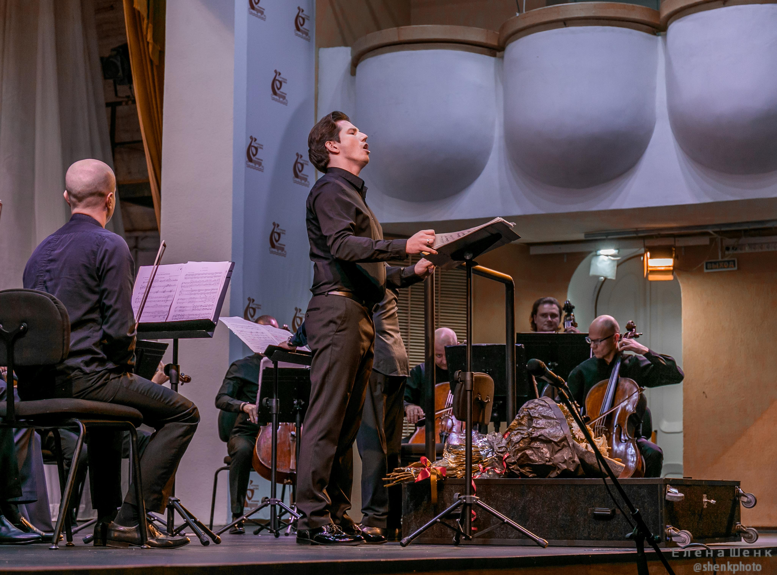 Михаил Пореченков. Филармония. Стихи Маяковского. Фотограф Таинства Крещения в Москве и Ростове-на- Дону Елена Шенк