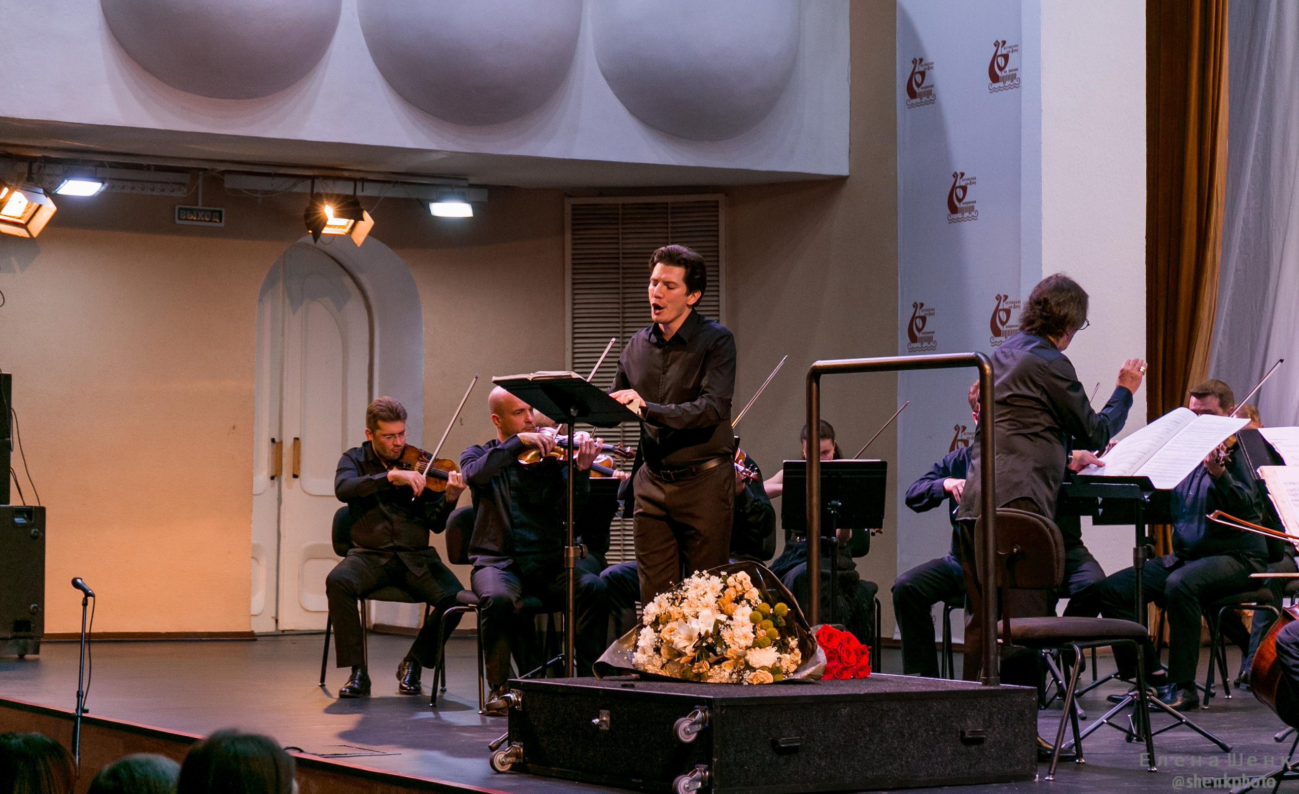 Михаил Пореченков. Филармония. Стихи Маяковского. Фотограф Таинства Крещения в Москве и Ростове-на- Дону Елена Шенк