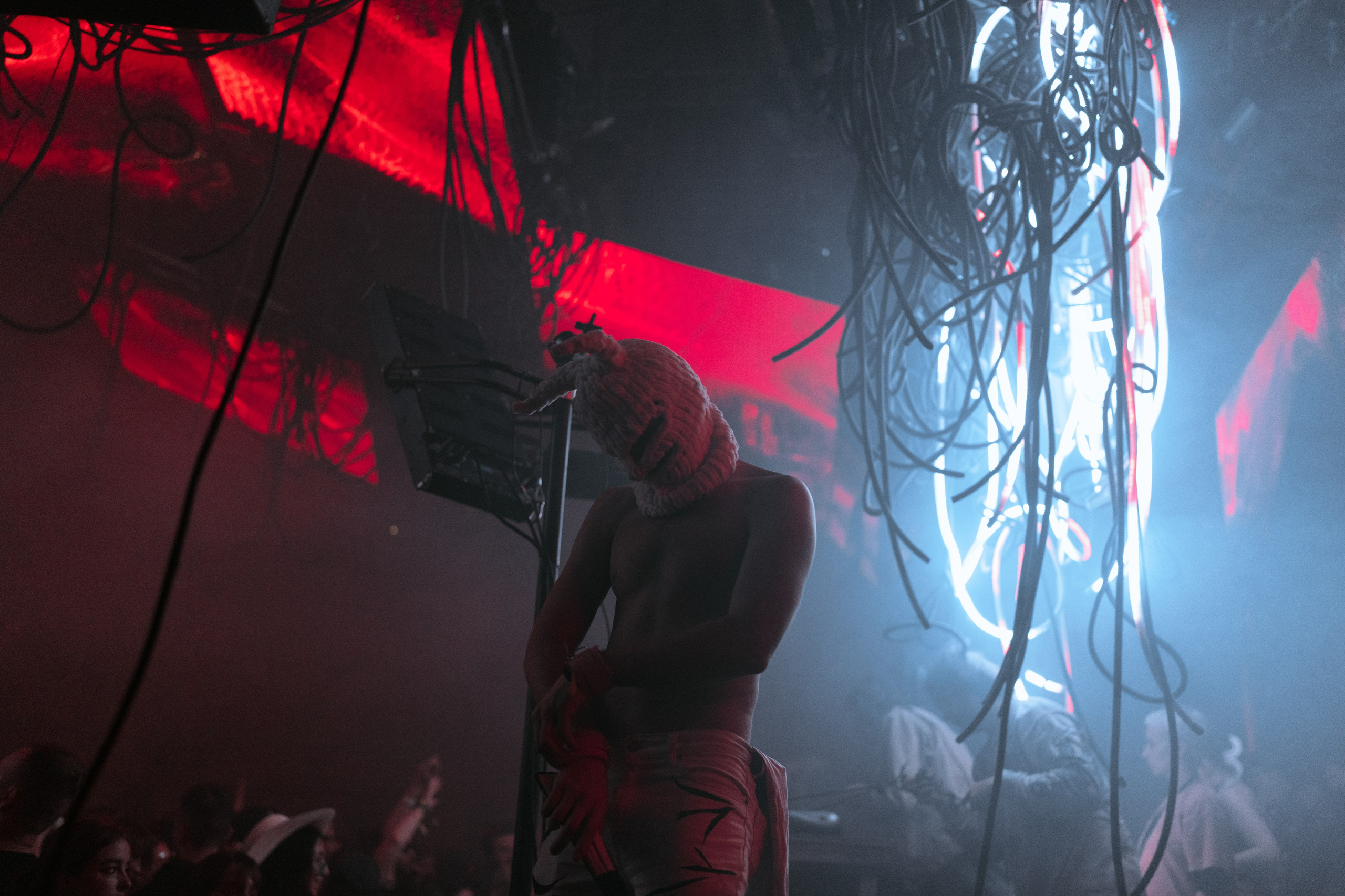 Outline 2024. @tomrus: Рустам Шагиморданов — фотограф