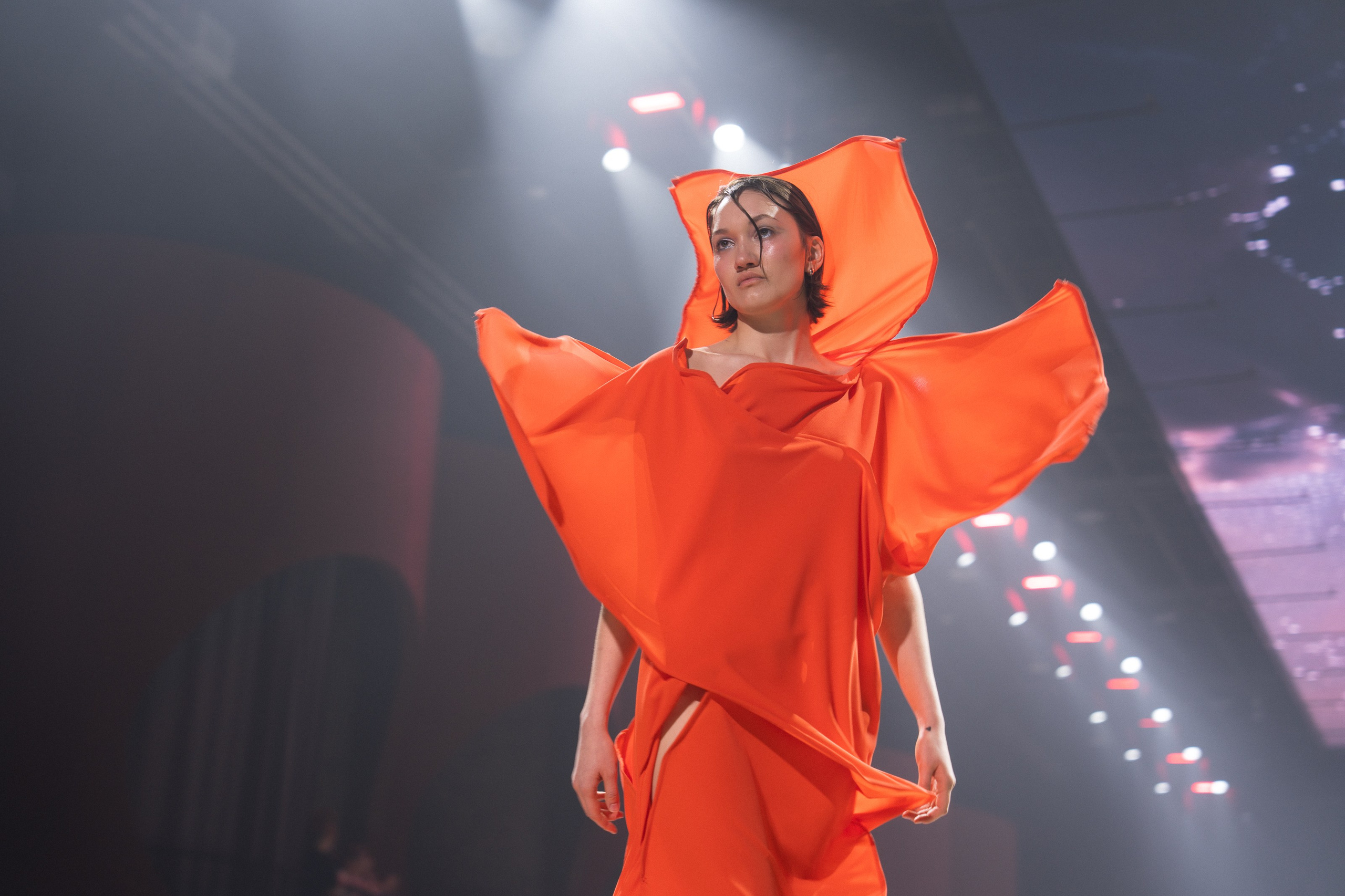 Показ Школы дизайна НИУ ВШЭ. Фотограф Николай Прокофьев модельные тесты в Москве