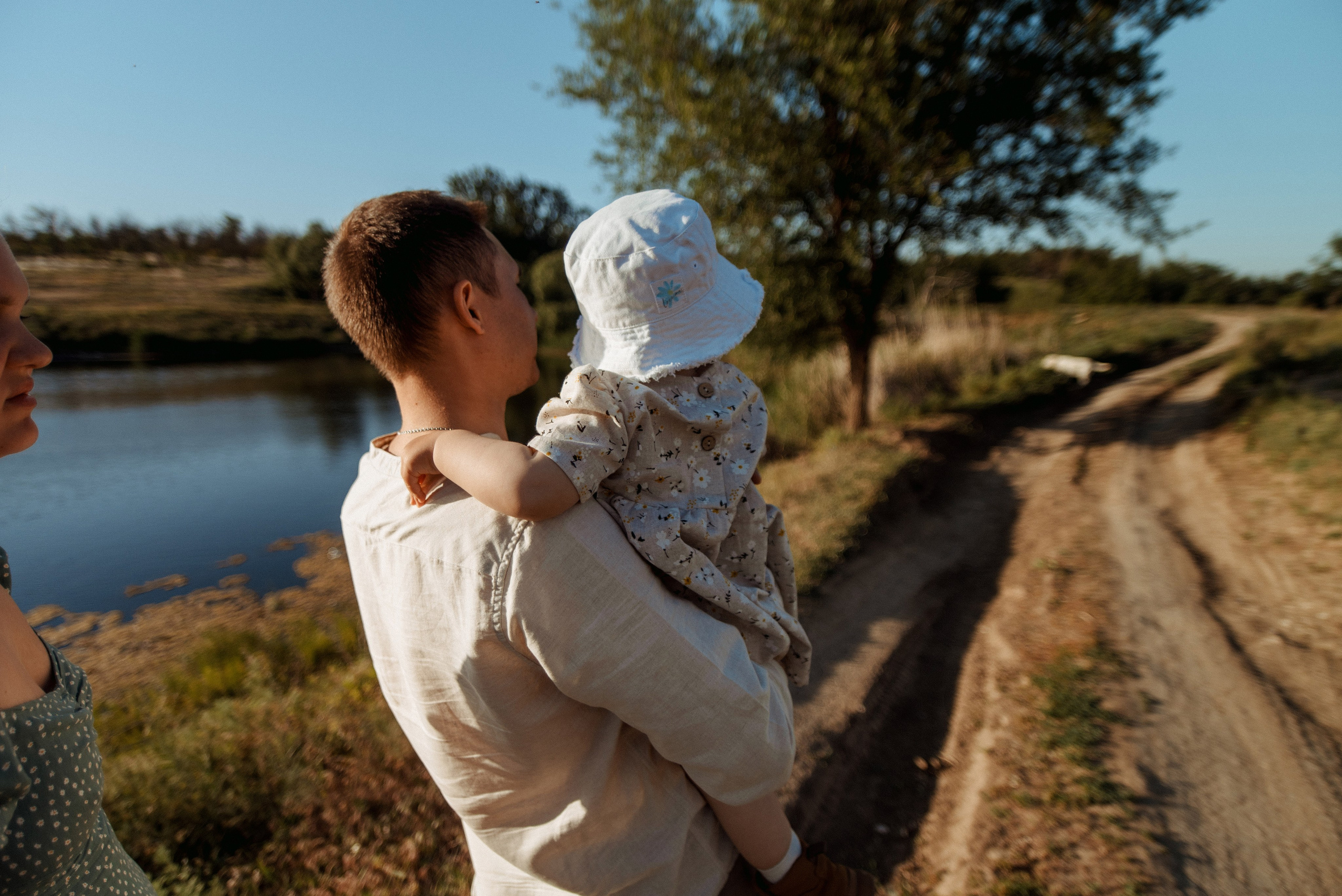 Трое в поле, не считая собаки. Семейный документальный фотограф в Волгограде Мариэта Додина