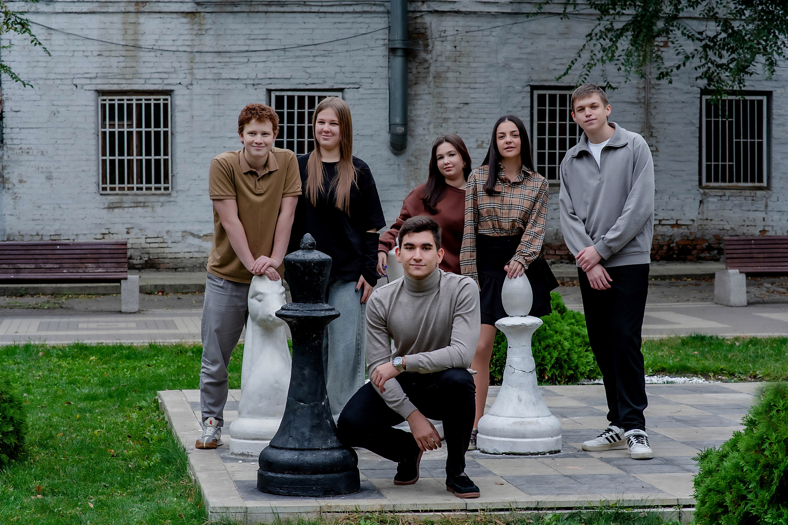 Фотосессия Гимназия № 14 класс 11Б ВЫПУСК 2025. Современные Выпускные Альбомы в Ростове-на-Дону