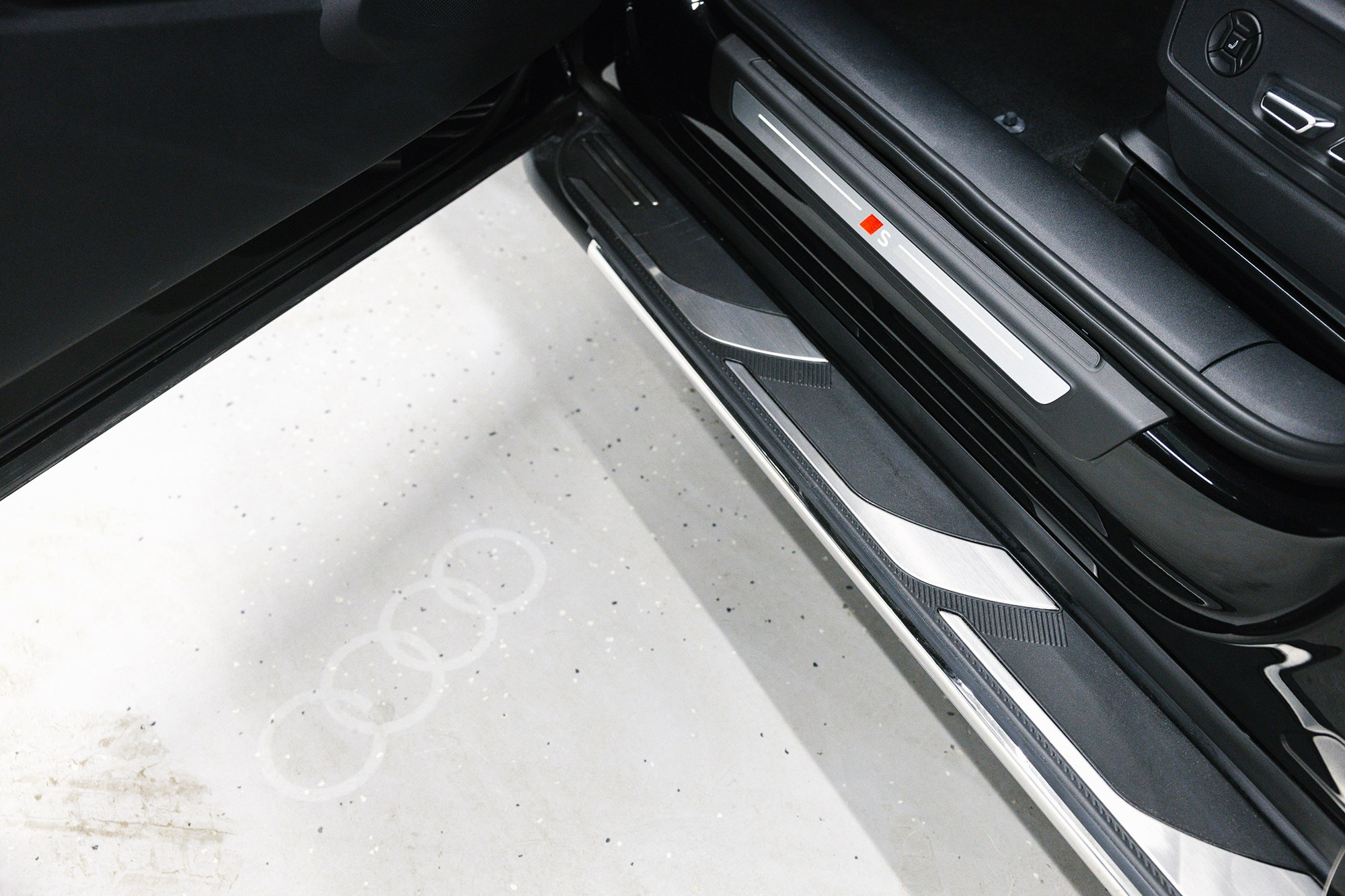 Audi Q5  40 TFSI 2.0 S tronic (204 л. с.). Автосалон «Х-Авто»