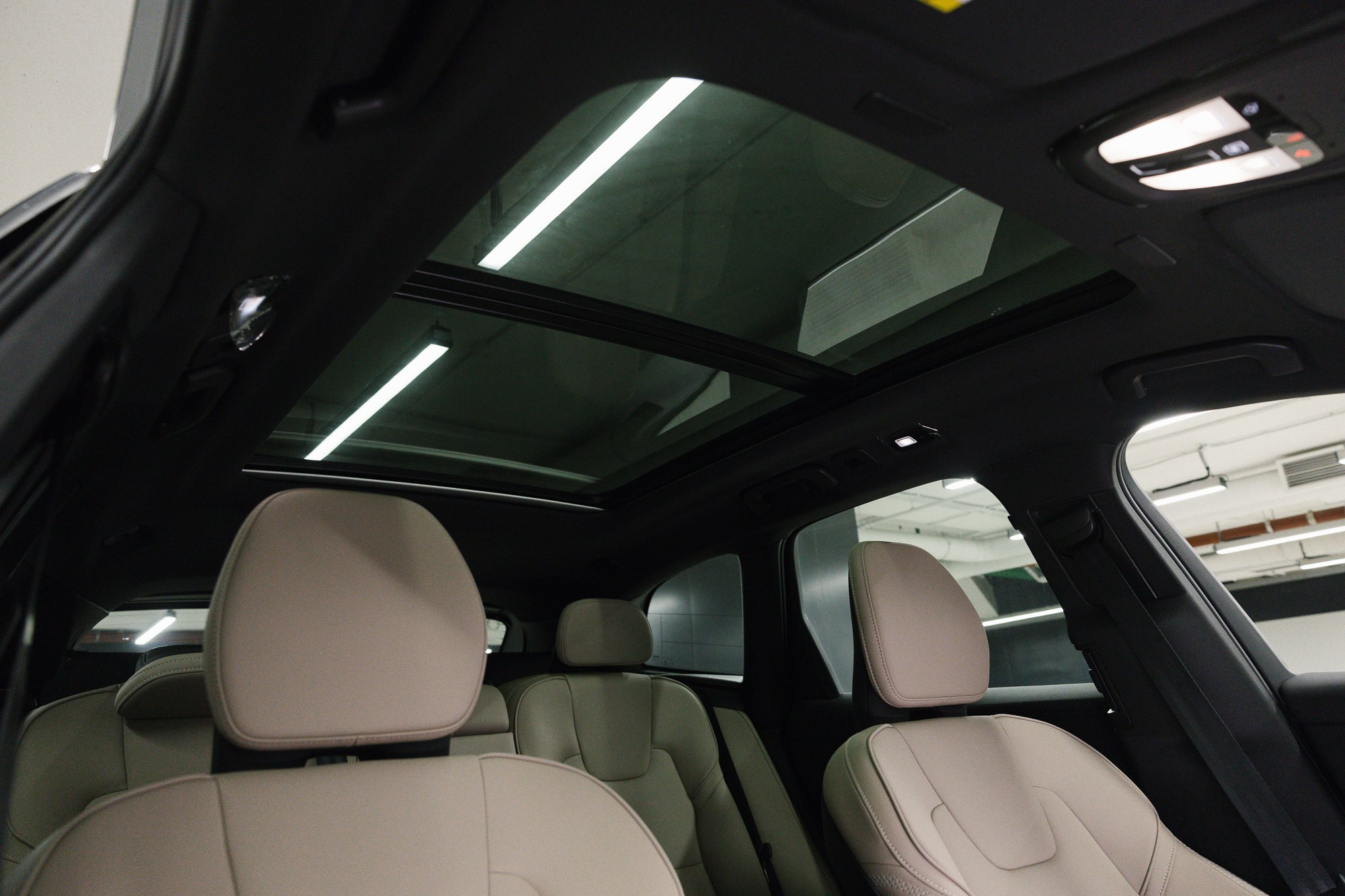 Volvo XC60 2.0 T5 4WD AT (250 л. с.). Автосалон «Х-Авто»