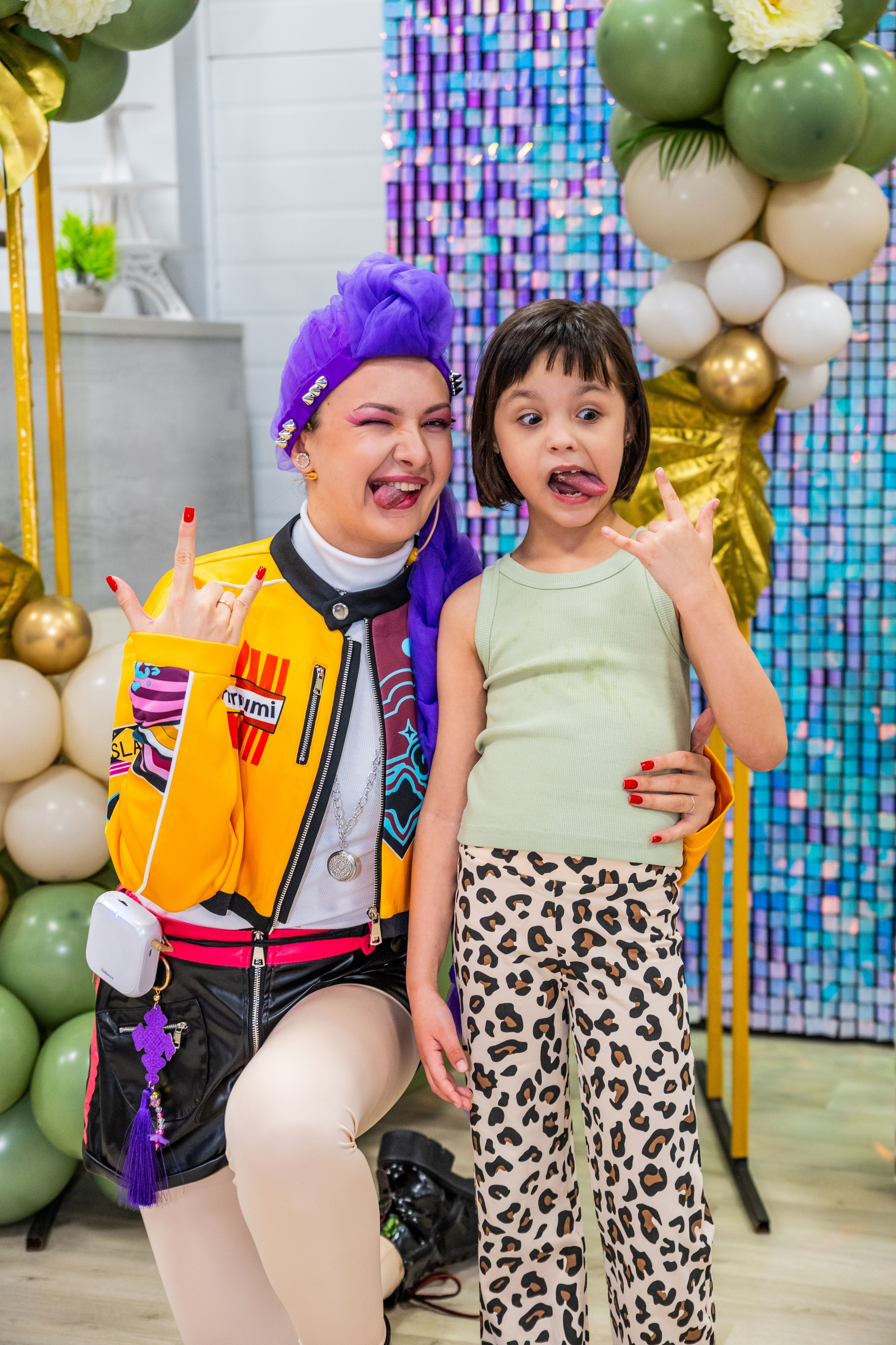 День Рождения Аленочки в Ниндзя Кидс в гости к ней пришла Супер Звезда Руми. Я Ольга Казанцева, фотографирую снимаю ваши киноистории и печатаю фото и цифровые портреты на холсте