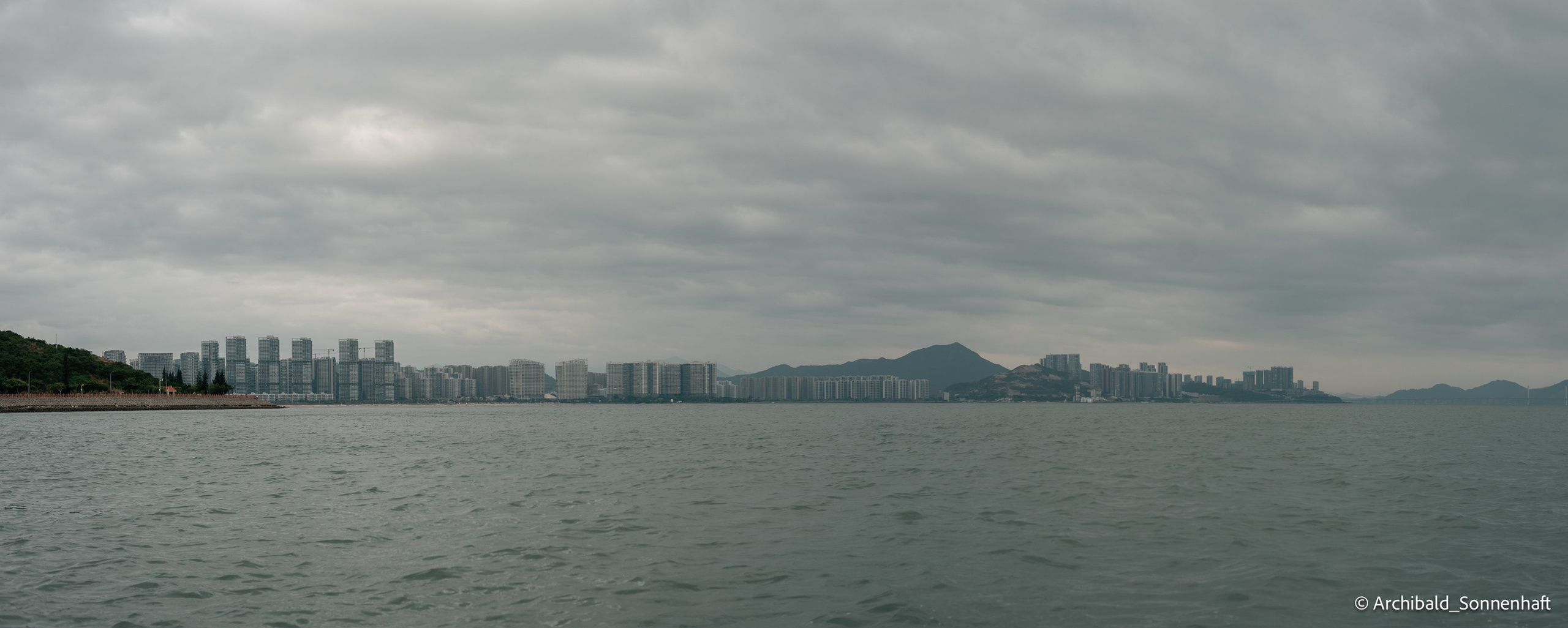Kayaking in Huizhou, China. Photographer in Guangzhou, China. Archibald Sonnenhaft