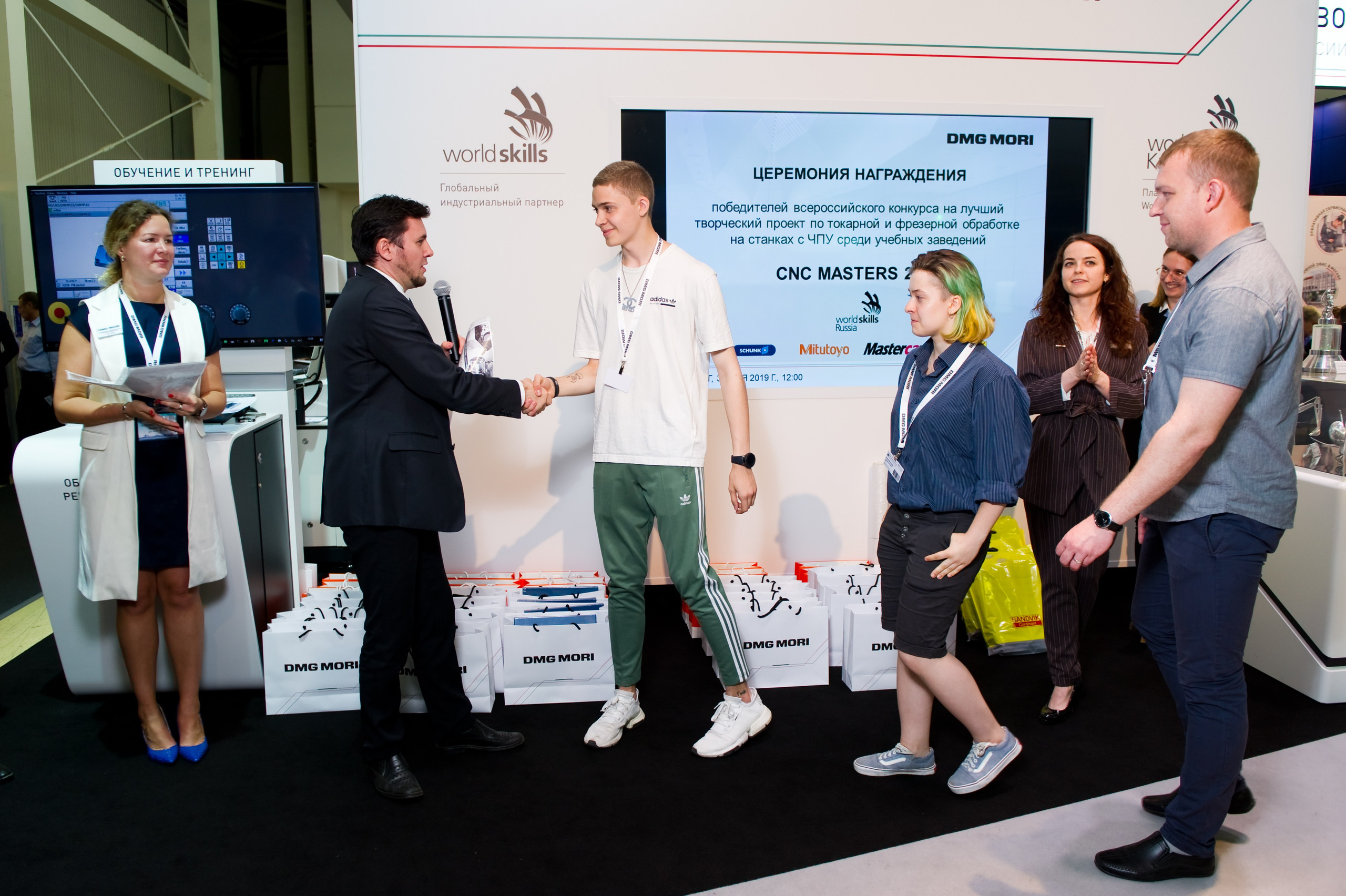 Работа Sandvik на выставке «Металлообработка». Репортажный фотограф и видеограф Слава Думчев. Тимбилдинги, отчетники, корпоративы