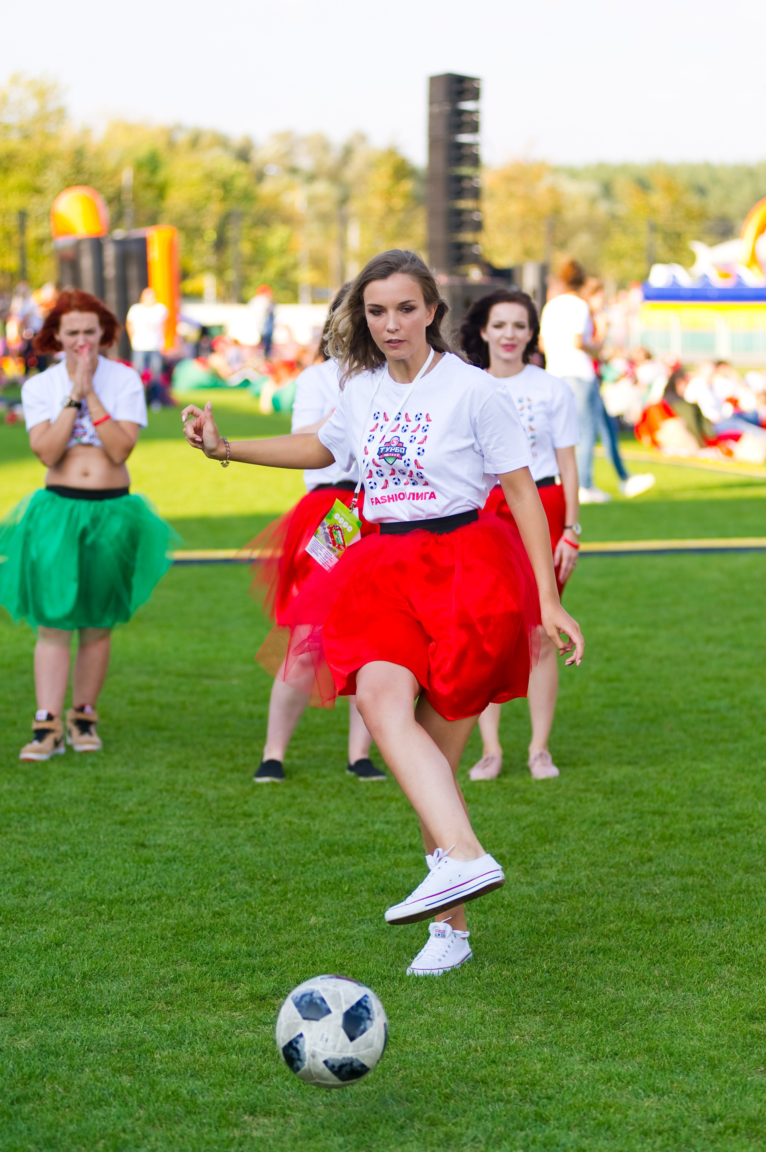 Турбофутбол (корпоративное соревнование «Пятерочки»). Репортажный фотограф и видеограф Слава Думчев. Тимбилдинги, отчетники, корпоративы