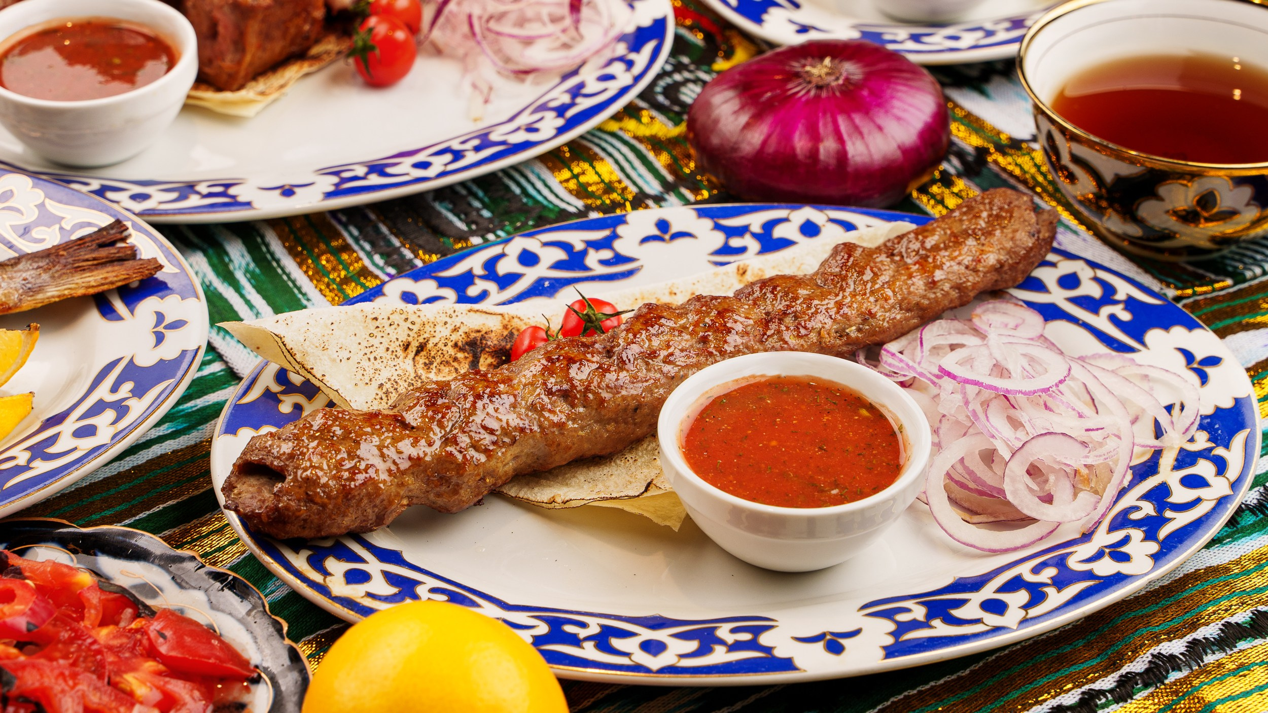 Фуд-фотограф в Самаре — съёмка блюд и напитков для меню ресторанов Профессиональная фуд-съёмка в Самаре — фотограф еды для кафе и гастробаров Съёмка еды для меню и соцсетей — food photographer Samara Фотограф еды в Самаре — предметная съёмка блюд для ресторанов и брендов Фуд-фотосессия в студии Самары — стильная съёмка блюд