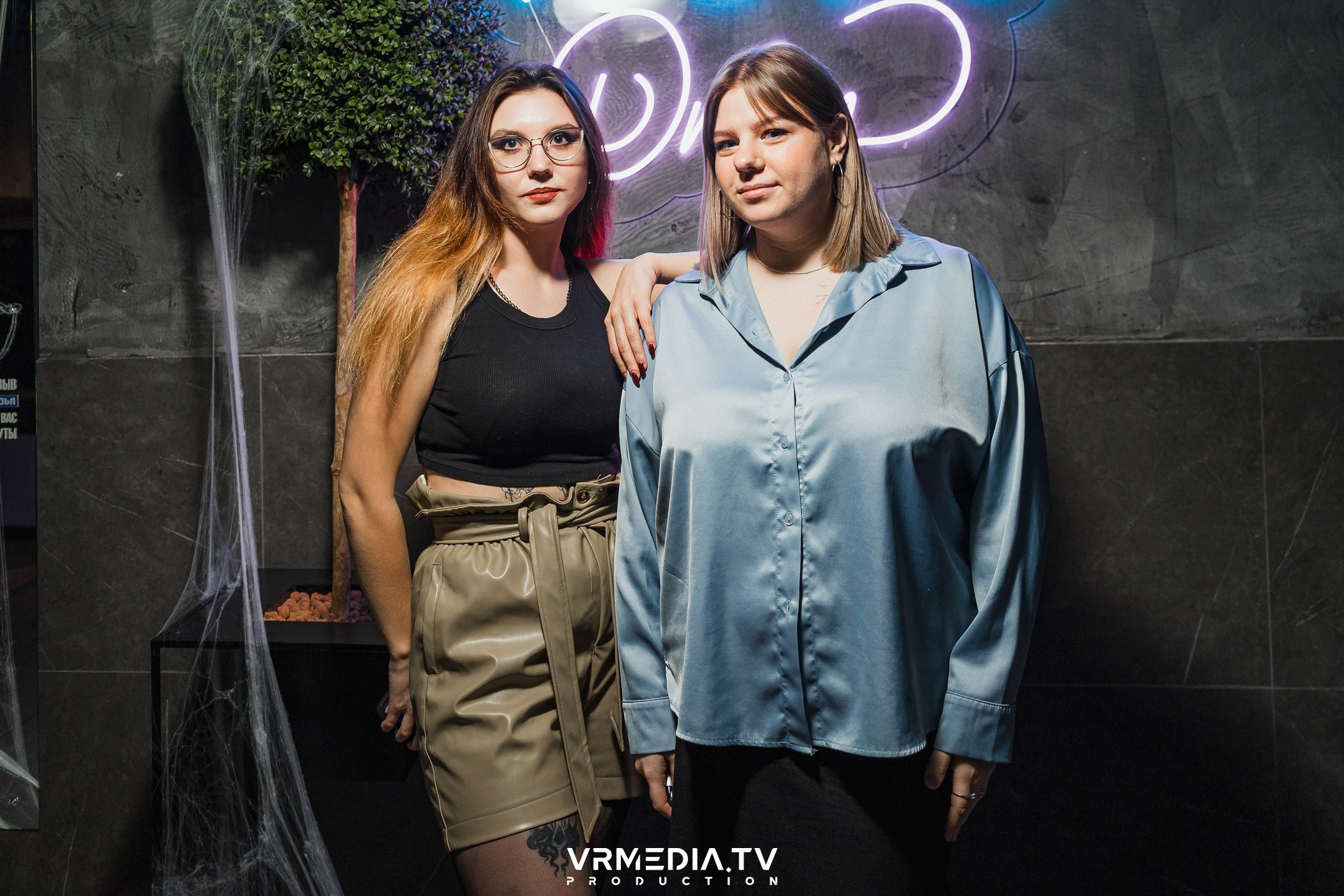 Halloween ARACHNOPHOBIA в баре «Друзья»