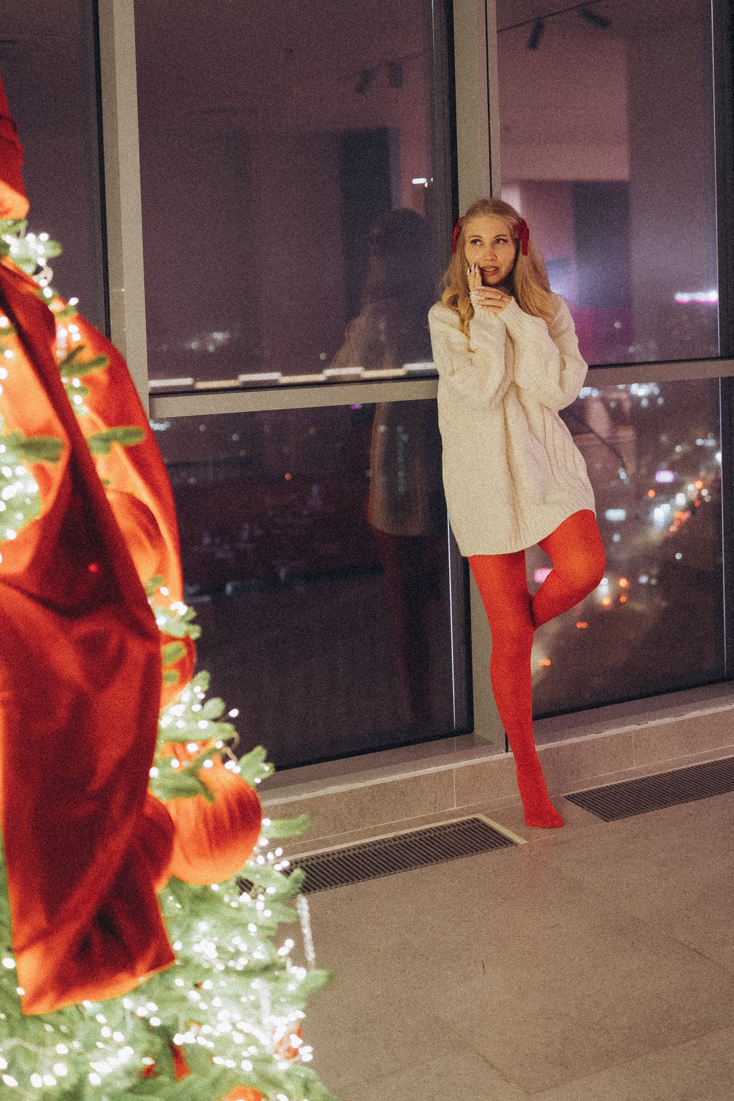 ФОТОСЕССИЯ К НОВОМУ ГОДУ В СТУДИИ С ЕЛОЧКОЙ КРАСИВЫЙ ОБРАЗ. Профессиональный фотограф, Санкт-Петербург — Виктория Богомолова