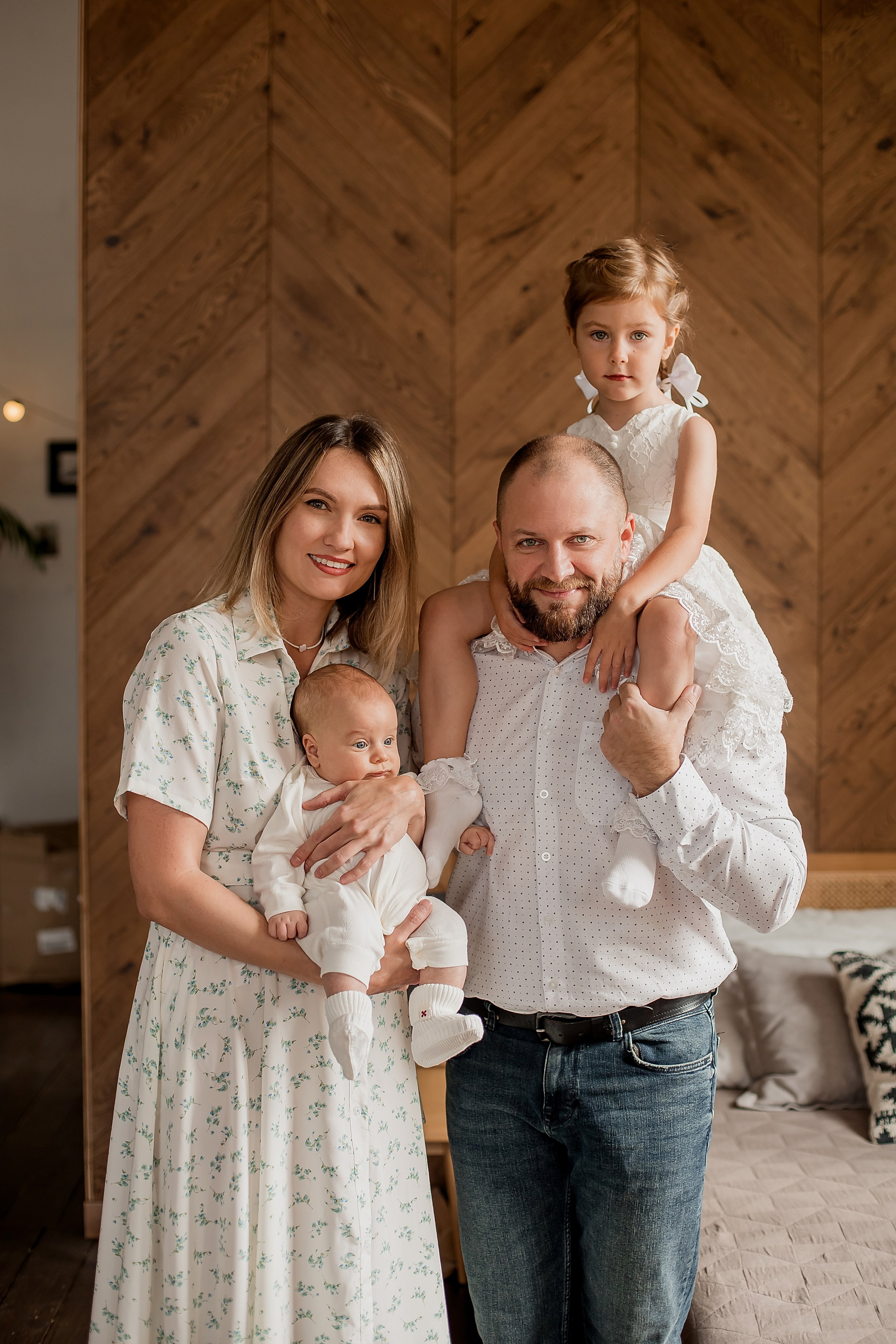 Семейная фотосессия в студии. Фотограф в Москве Авдеева Мария