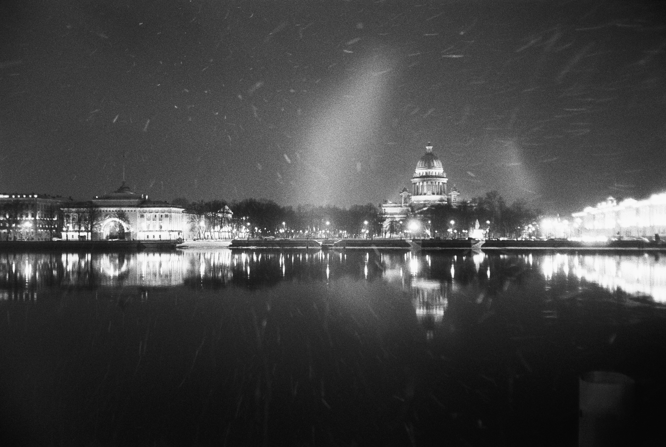 Фотографии черно-белые. Свадебный и семейный пленочный фотограф в Петербурге Истомина Ирина