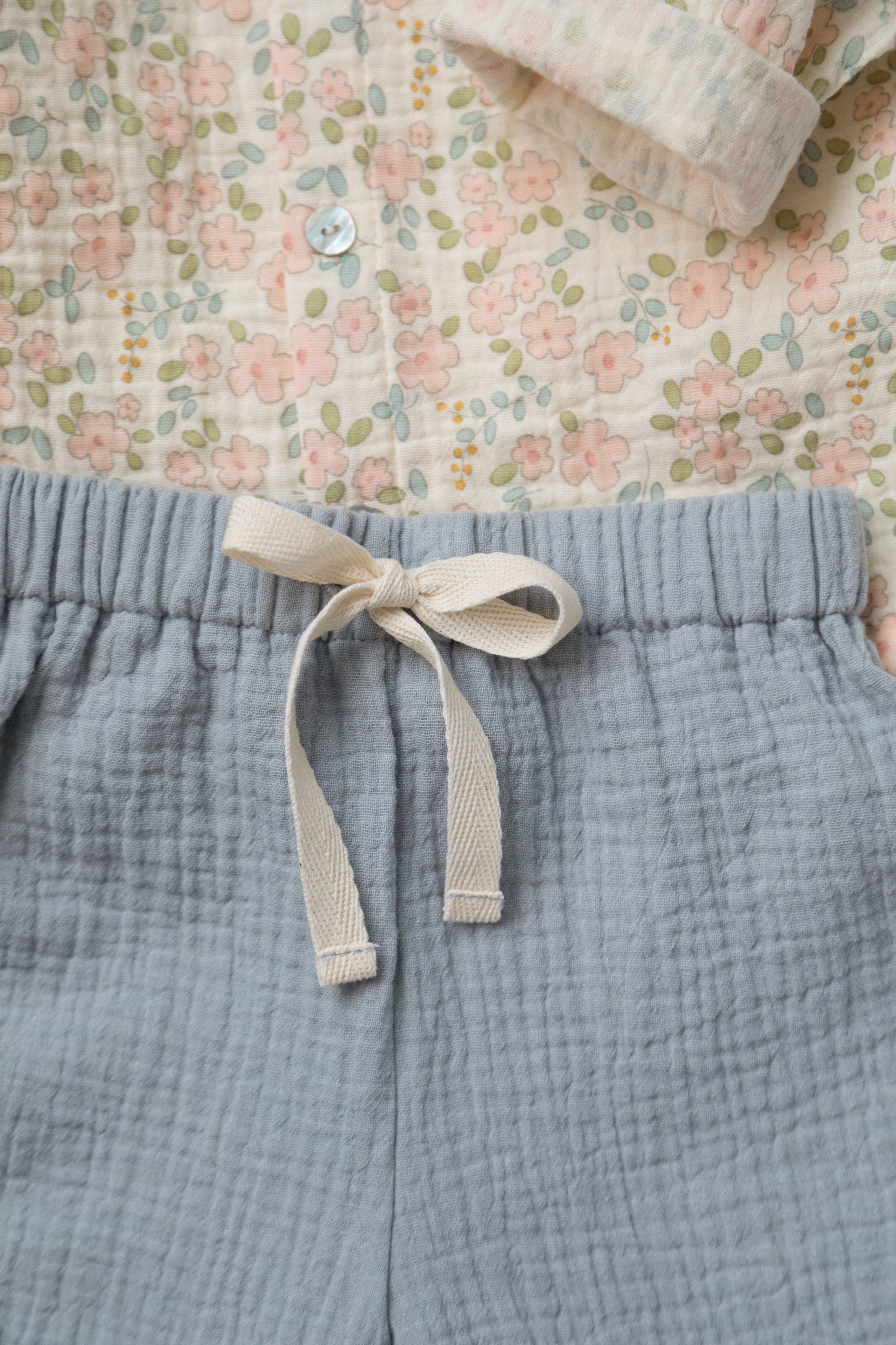 Съемка детской одежды бренда mamalanka для Ozon и соц сетей. Детский и контент фотограф Надя Волкова Санкт-Петербург