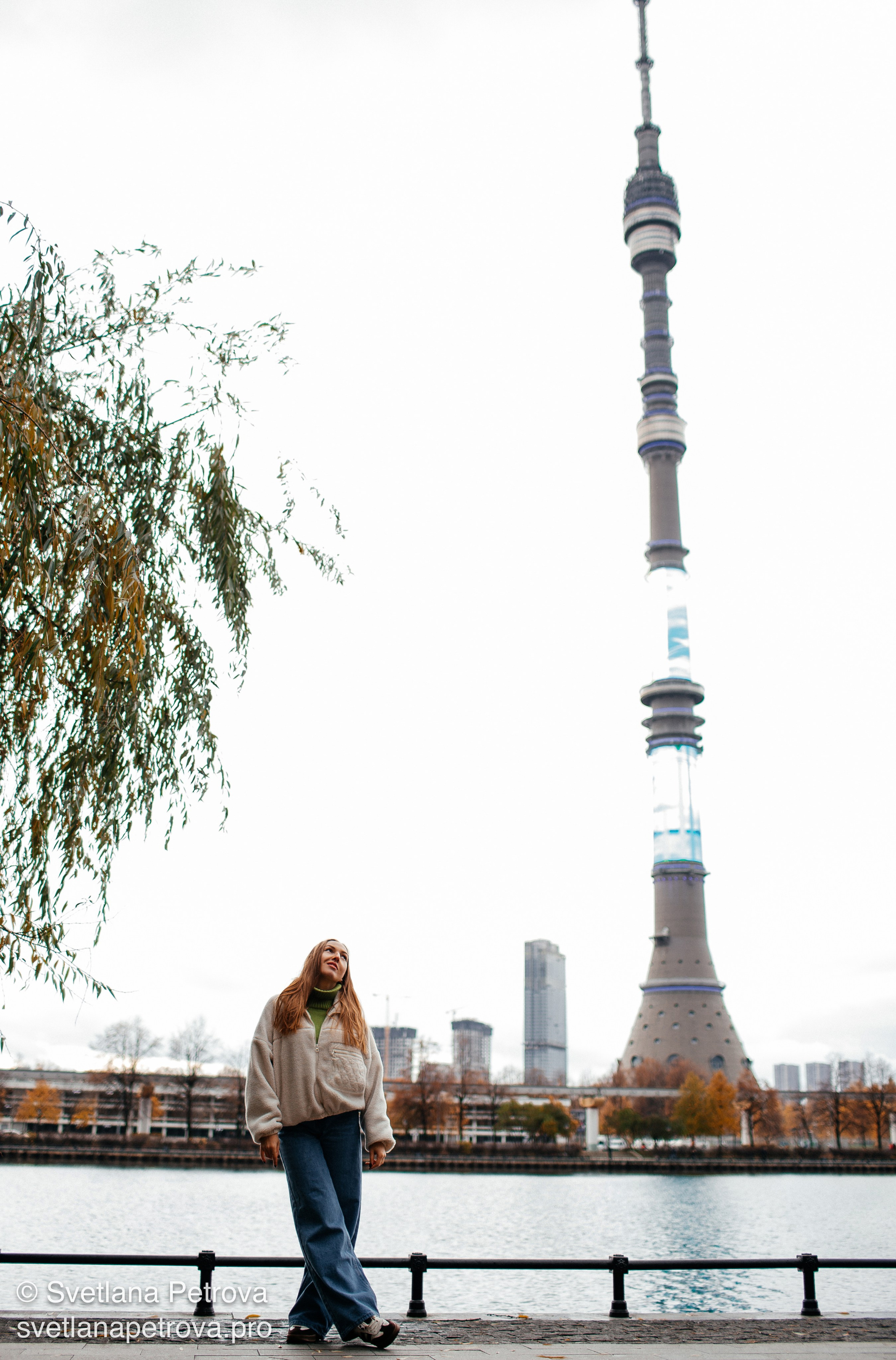 Индивидуальная съёмка на ВДНХ. Осень 2025. Фотограф Светлана Петрова