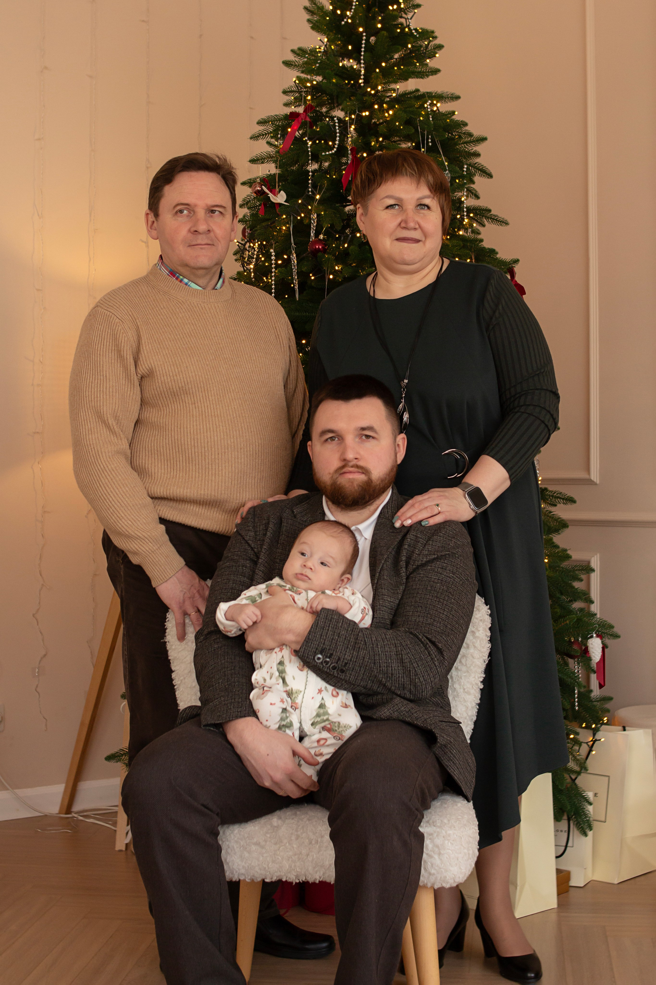 Юлия и ее большая семья. Тютина Оля фотограф-ретушер Екатеринбург