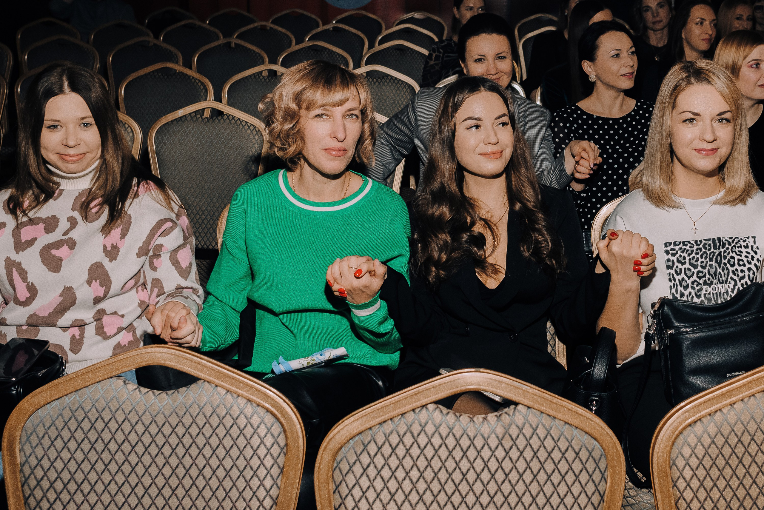 СПЕКТАКЛЬ «ВОЛШЕБНЫЕ ОЧКИ» ОПТИК-ЦЕНТР. Репортажный фотограф Зуев Роман г. Челябинск