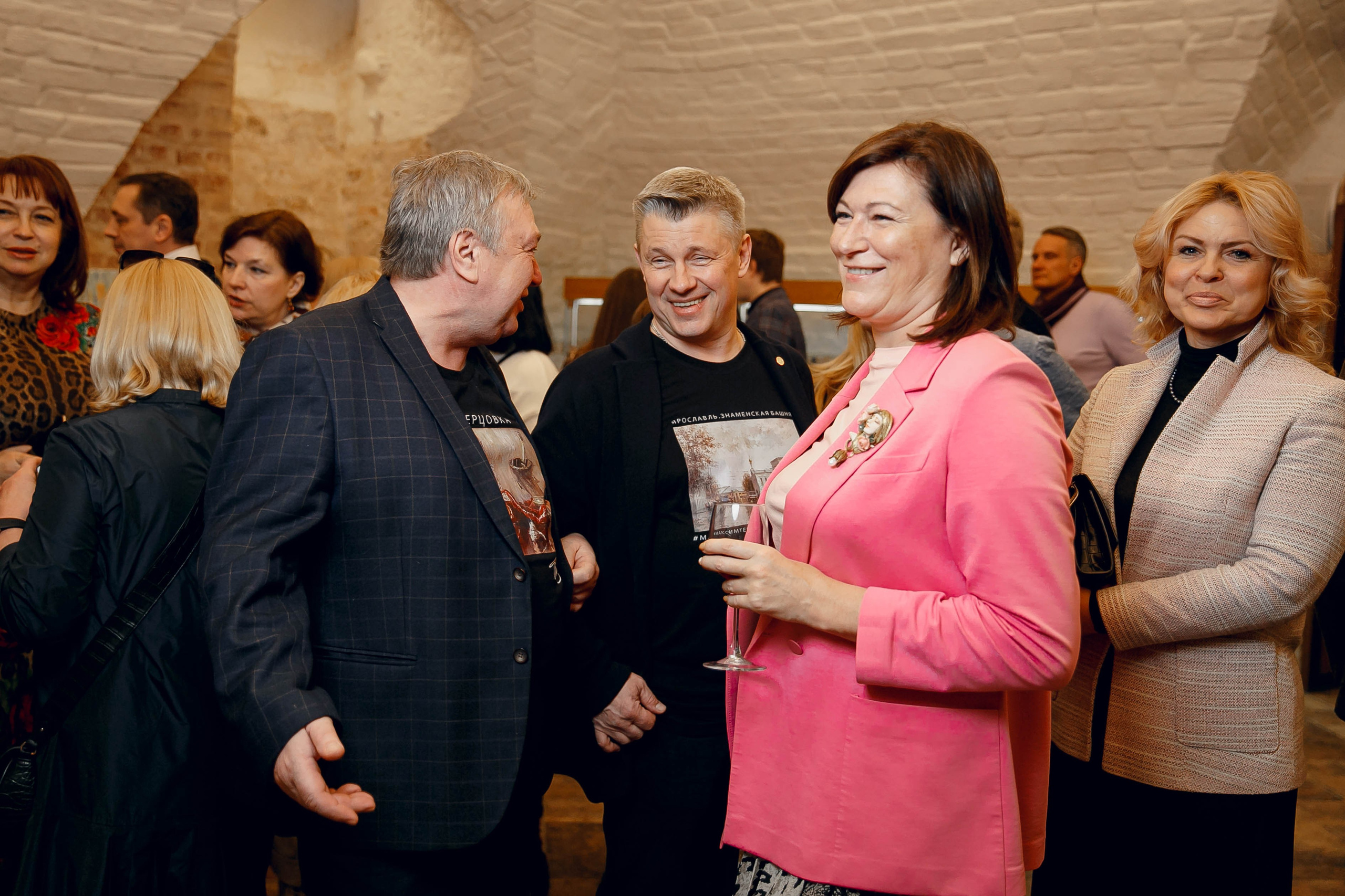 Выставка работ Максима Теплова. Ваш репортажный фотограф Артемий Антонов