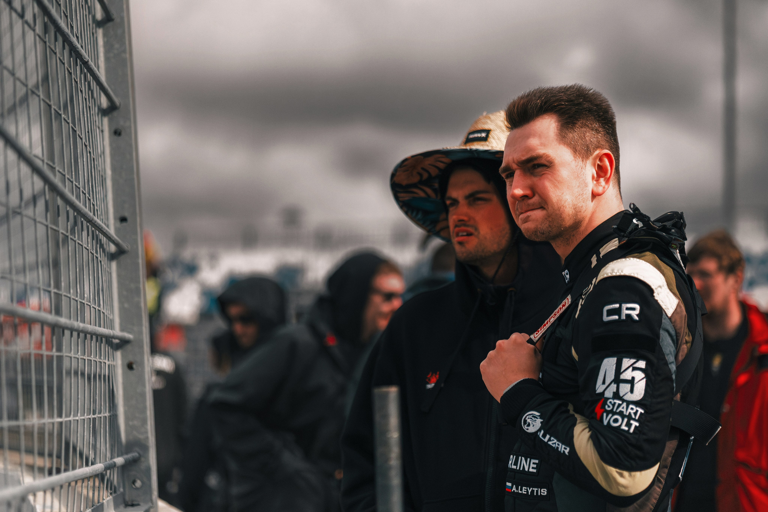 IDDC Этап 2: Бетонный Колизей и блогеры в деле