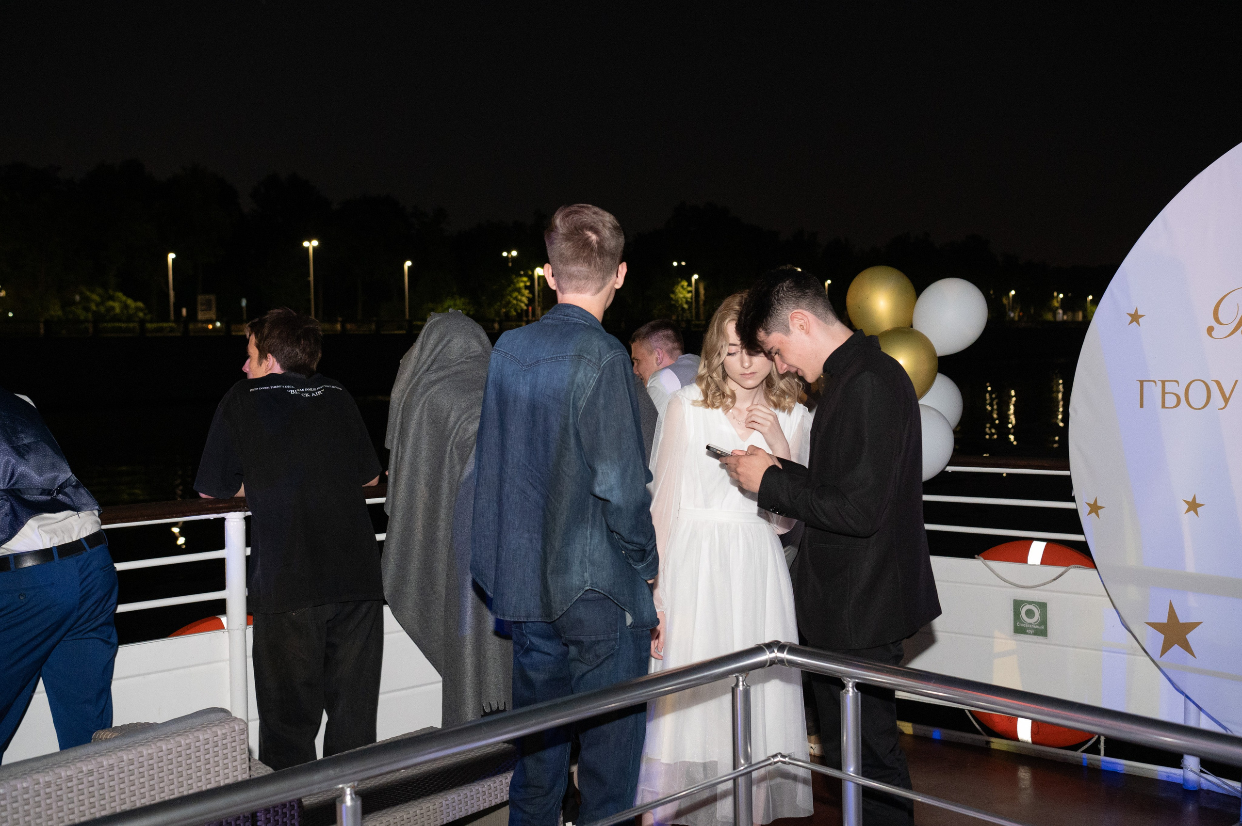 Выпускной вечер 11 класс на теплоходе. Детский и семейный фотограф г. Москва Оксана Катаджи