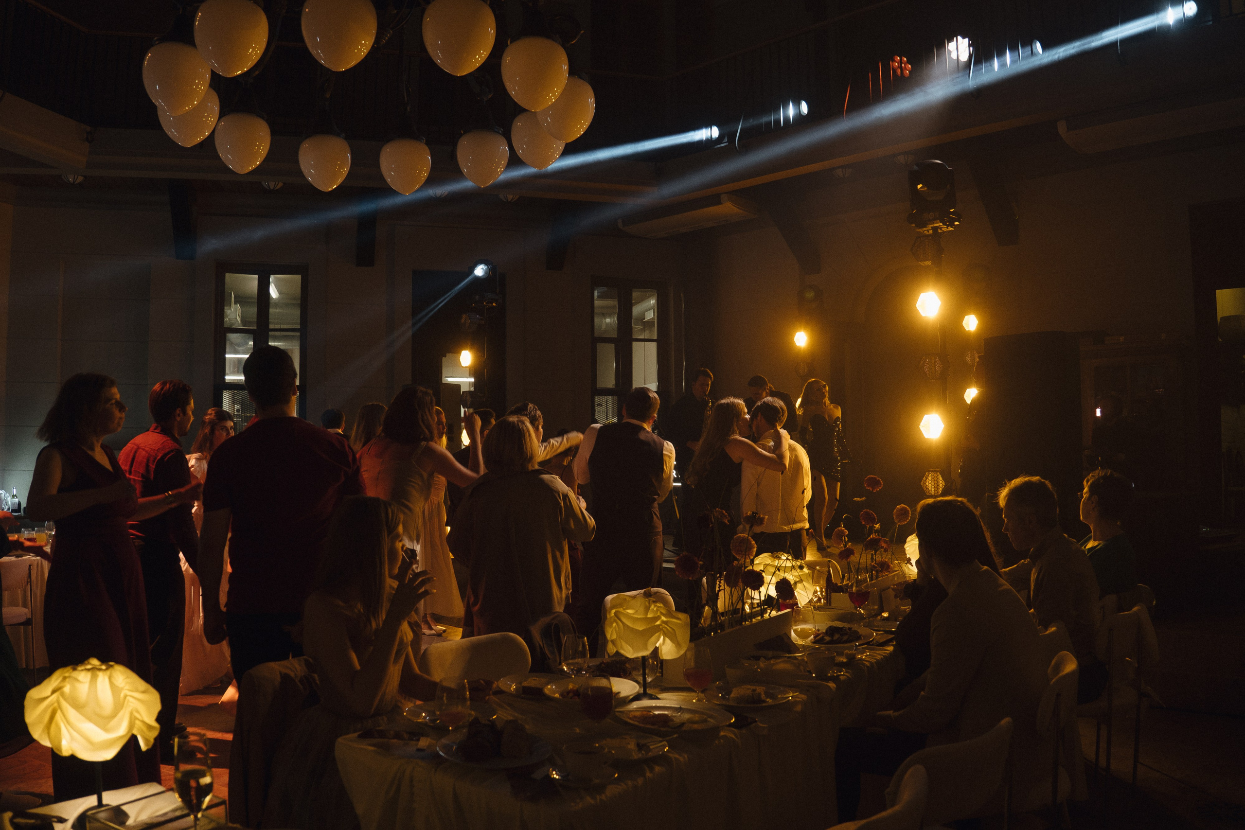 Свадьба в замке. Свадебный фотограф Таня Караисаева