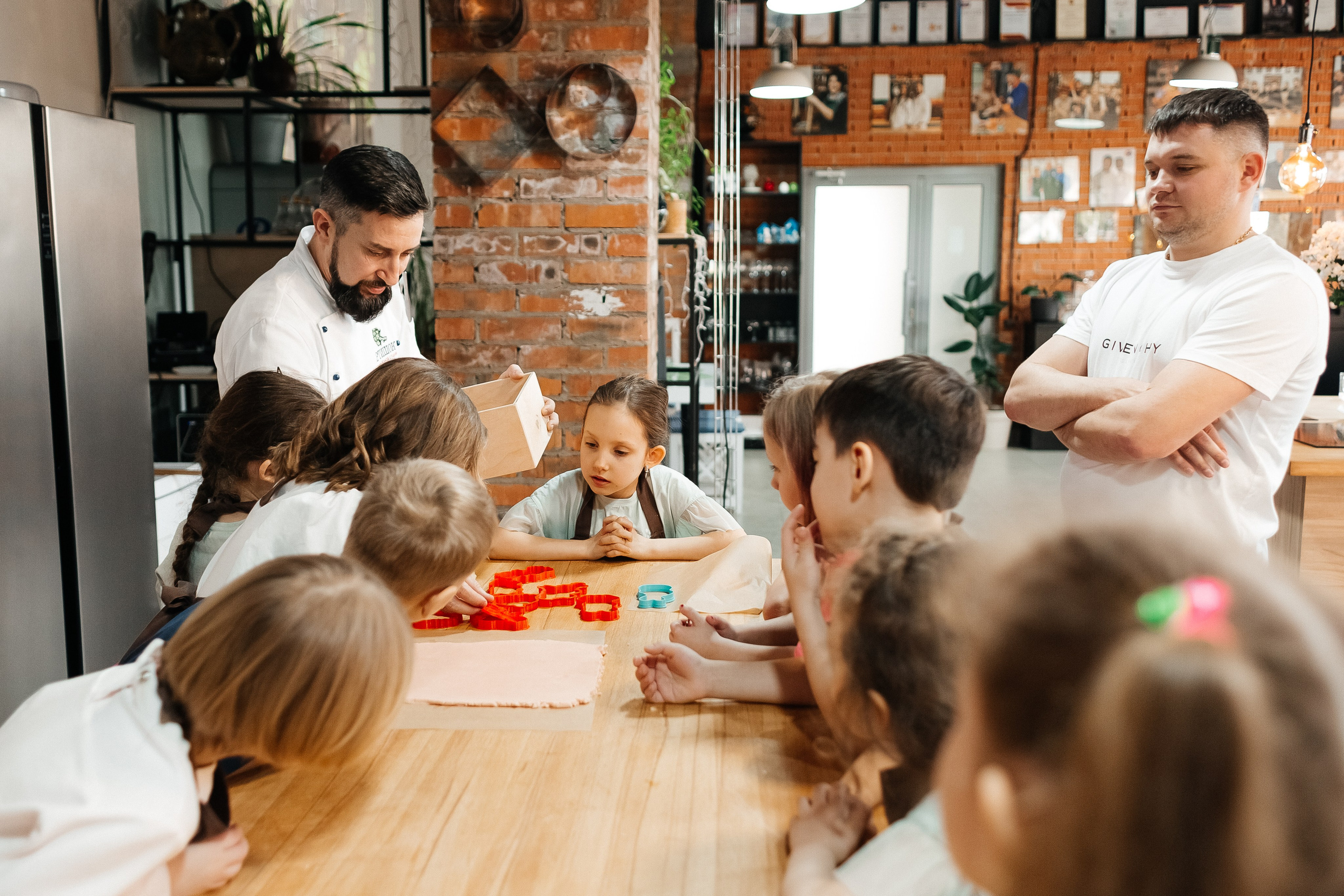 Детский мастер-класс в «АРТиШОК». Фотограф Кемерово | Сергей
