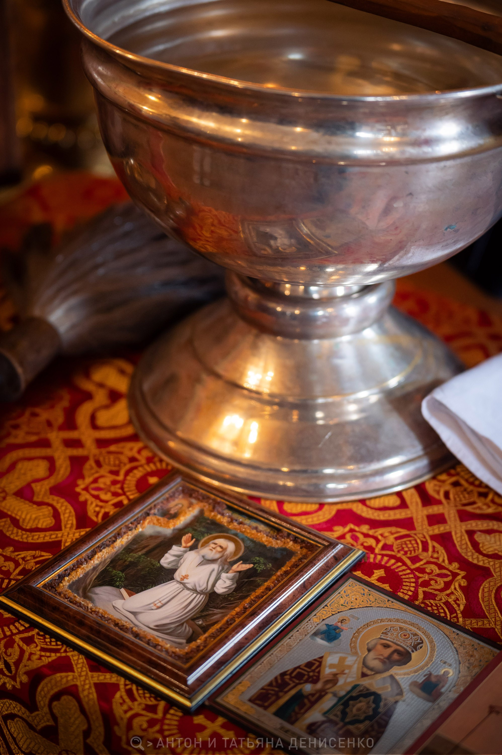 Храм Преображения Господня в Богородском. Антипасха. Антон и Татьяна Денисенко — В храме