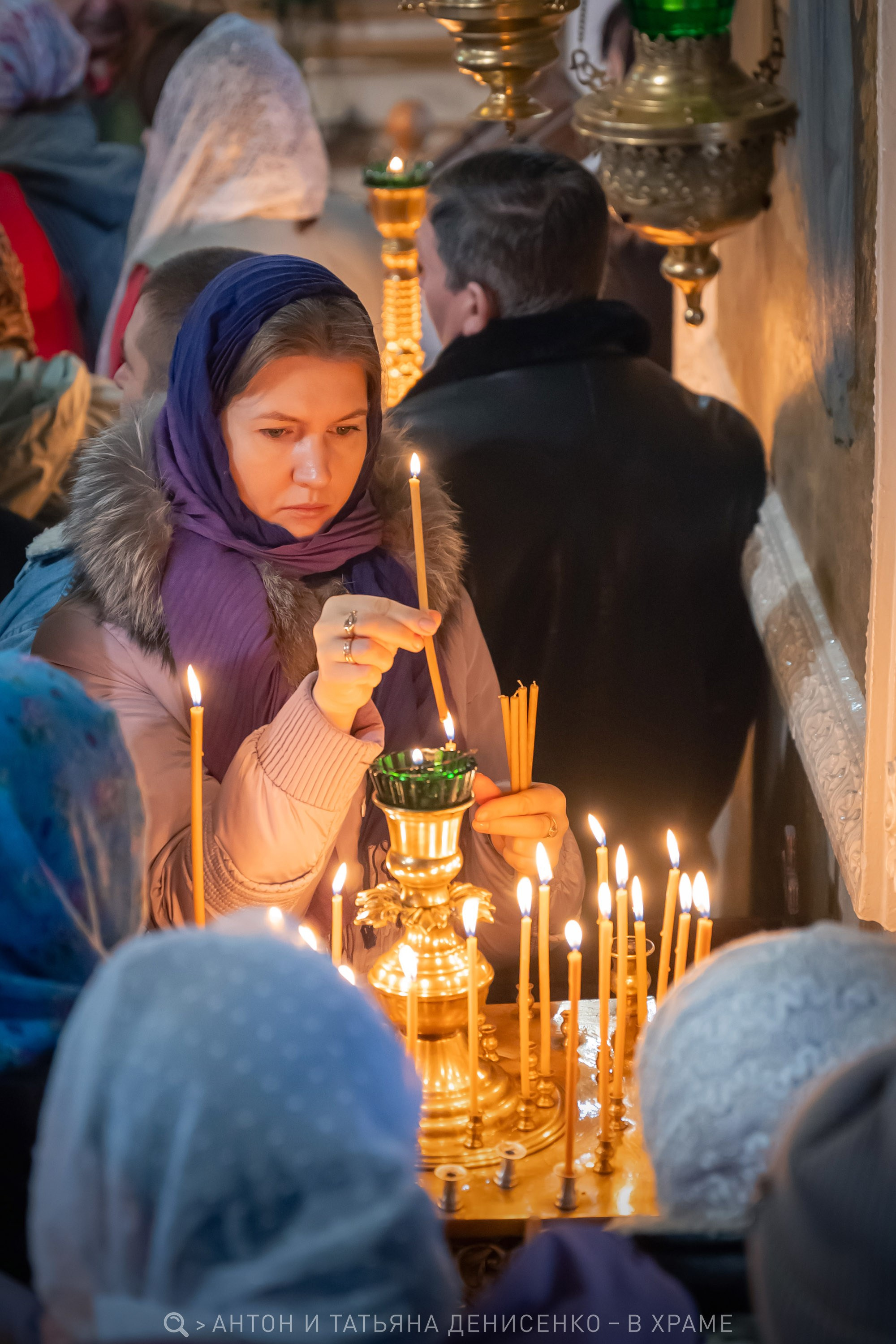 Храм свт. Николая Чудотворца, г. Зерноград. Богоявление. Божественная литургия. Антон и Татьяна Денисенко — В храме