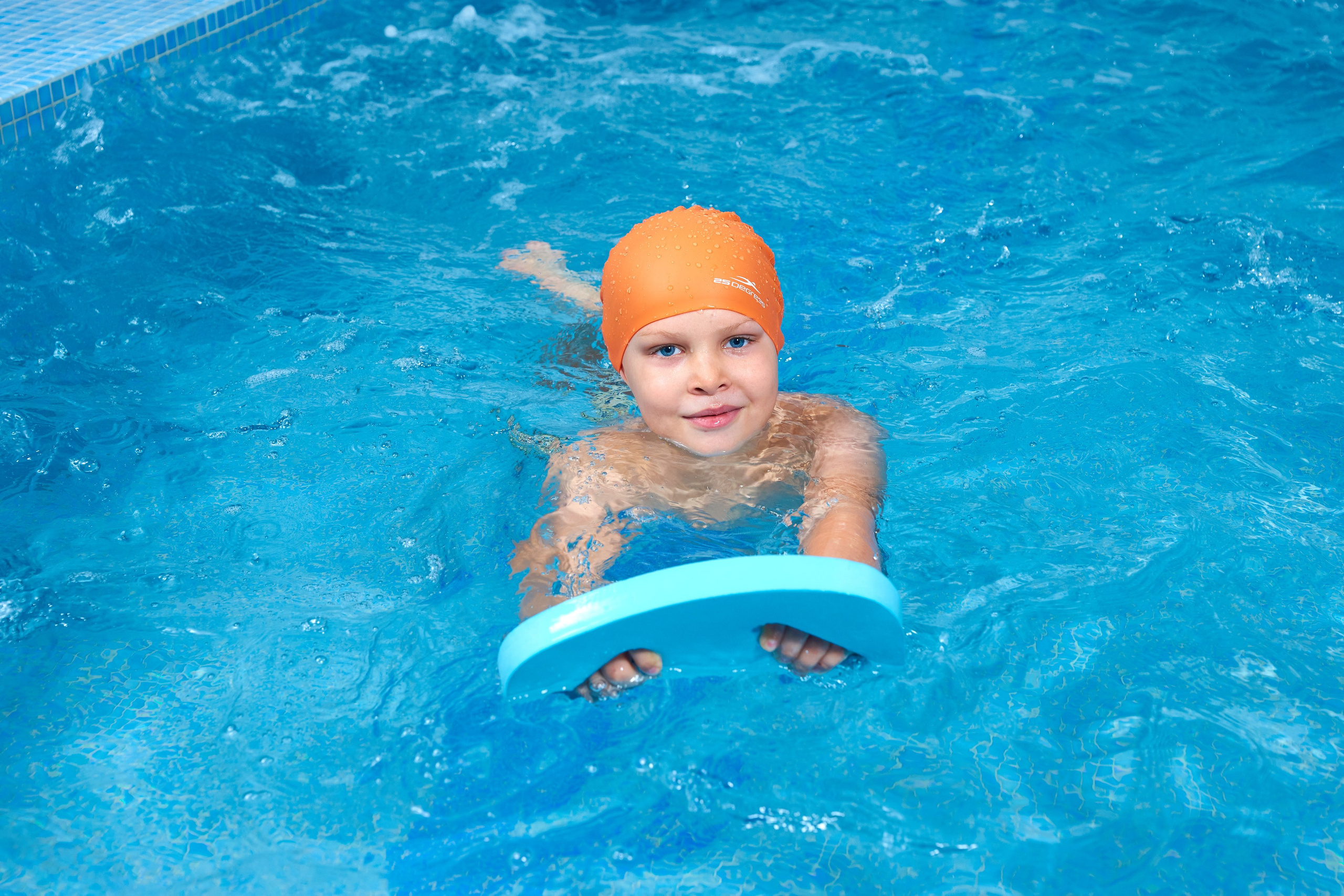 Занятие в бассейне. Childrenfoto.ru