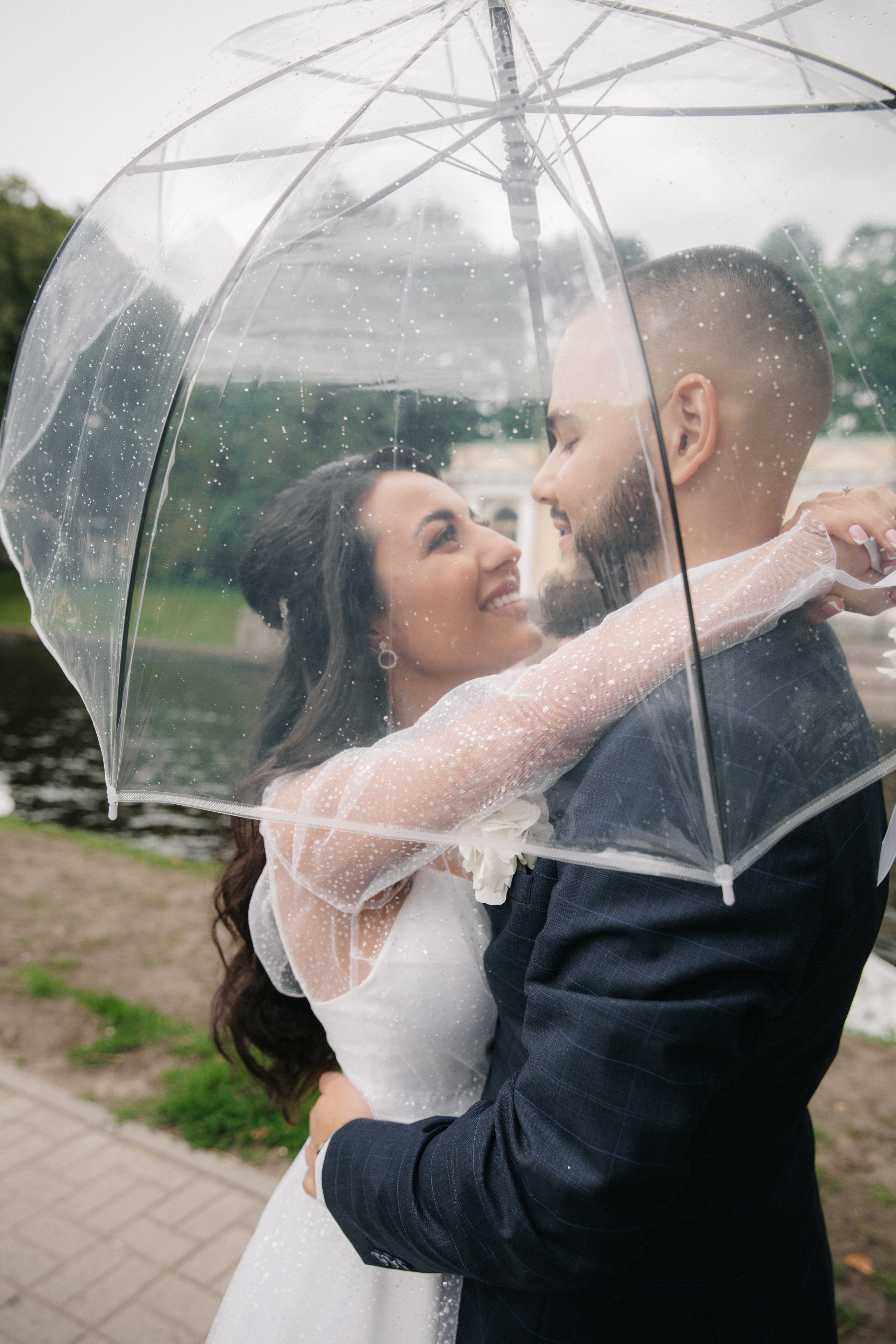 ВЫБОРГСКИЙ ЗАГС | июль, центр. Свадебный фотограф в Санкт-Петербурге Полина Корзухина