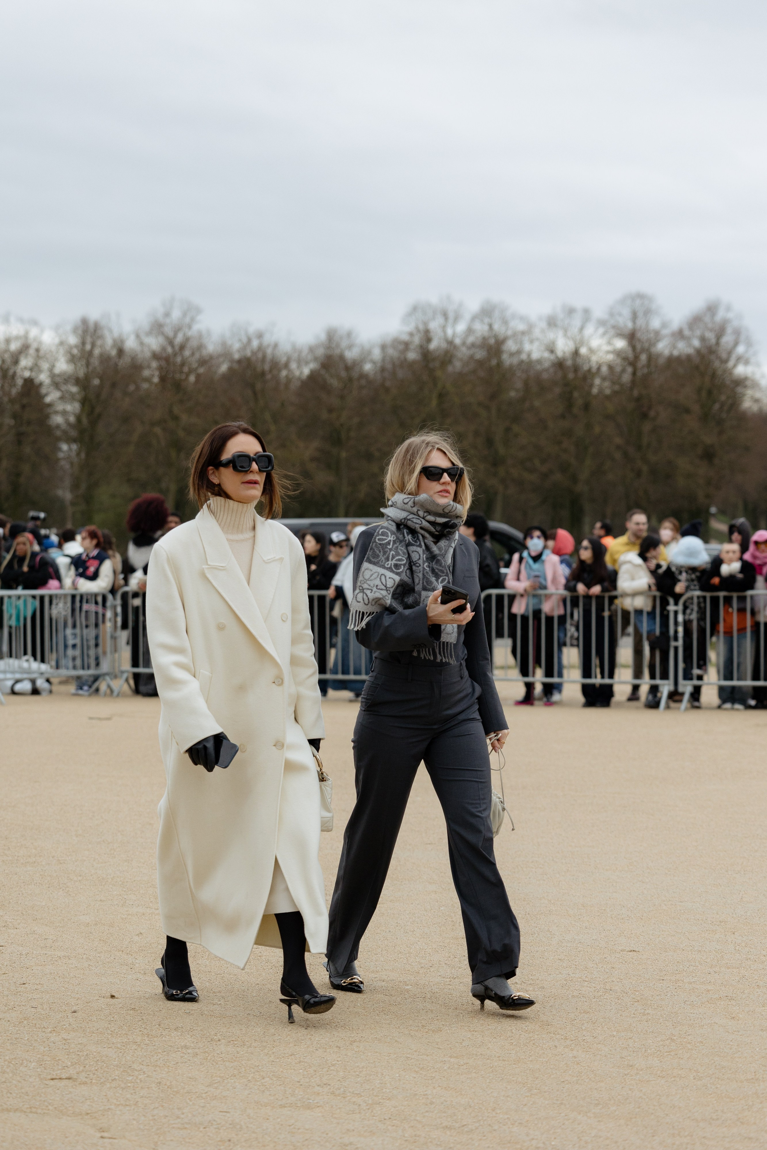 LOEWE PFW WOMENSWEAR FALL-WINTER 24/25. Photographer in Milan Ivan Goncharov