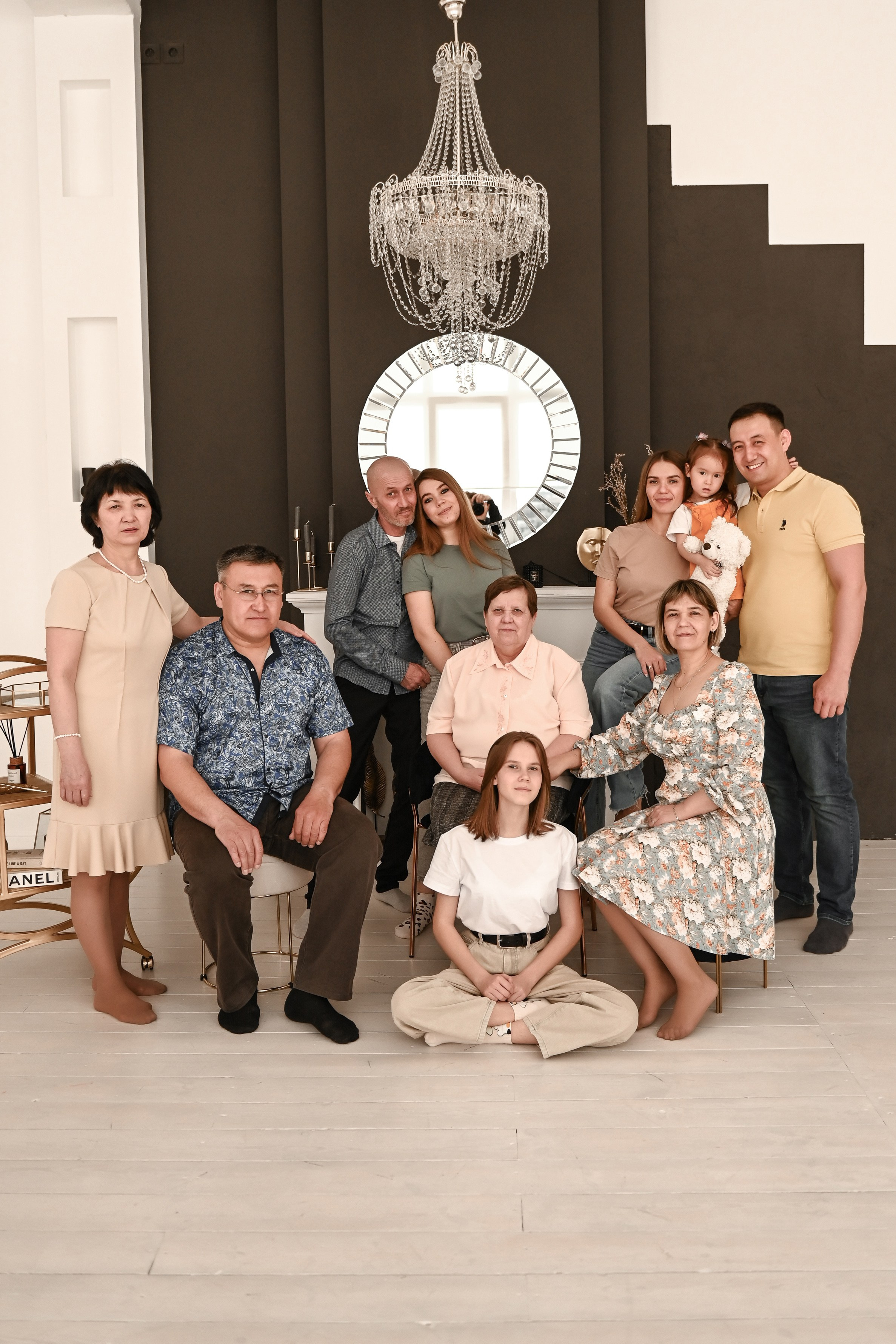 Семейная студийная  фотосессия 2. Свадебный, семейный, детский, контент фотограф в Омске Максим Ильин