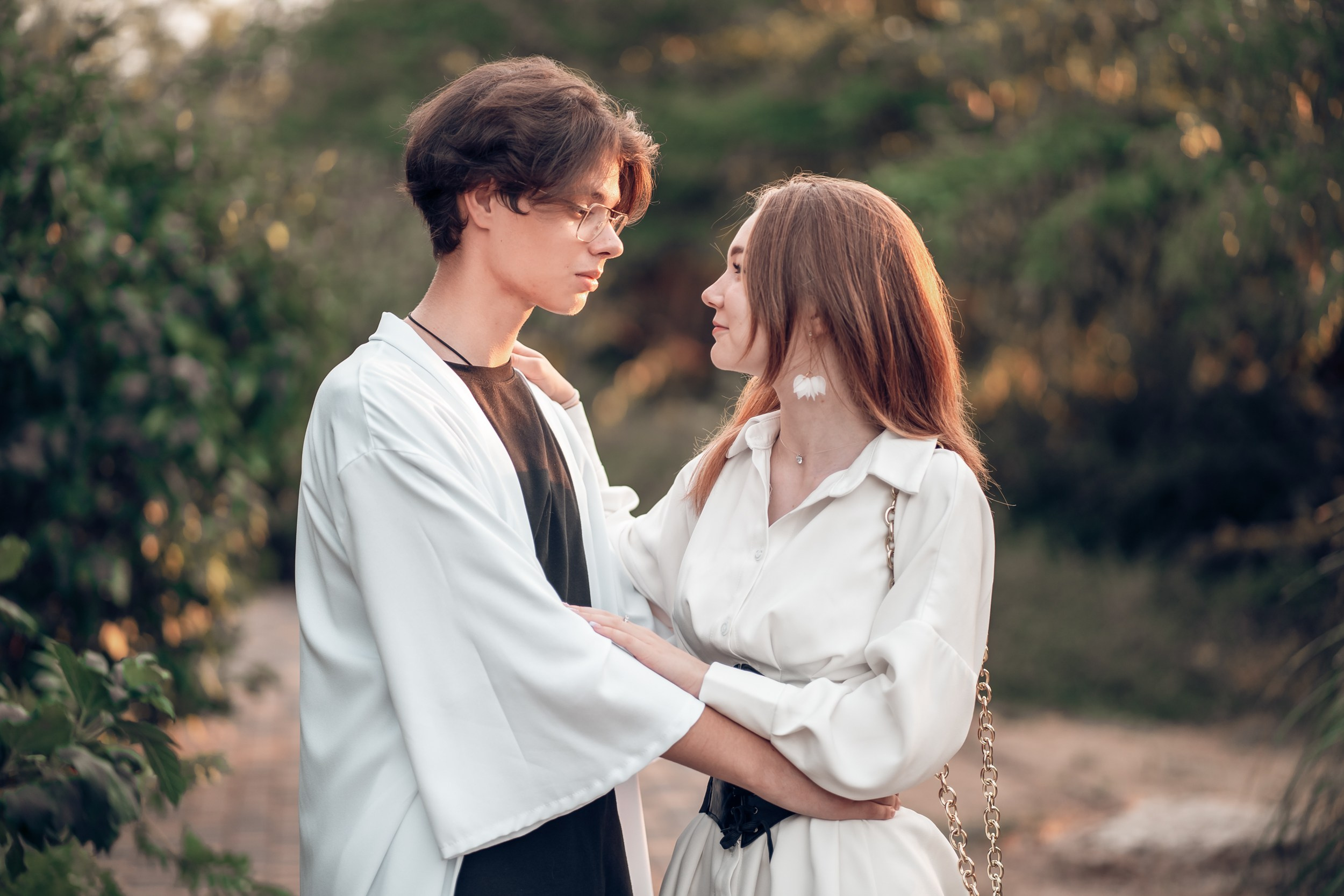 Романтическая фотоистория на закате пляжа Аквамарин. Церковный фотограф Севастополь