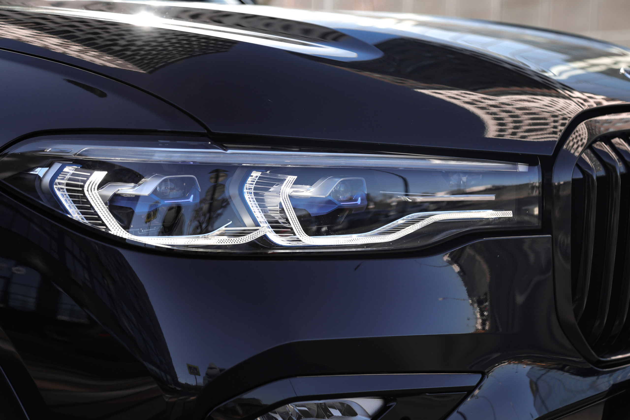 2020 BMW X7 XDrive 40i. Mixturecaptures