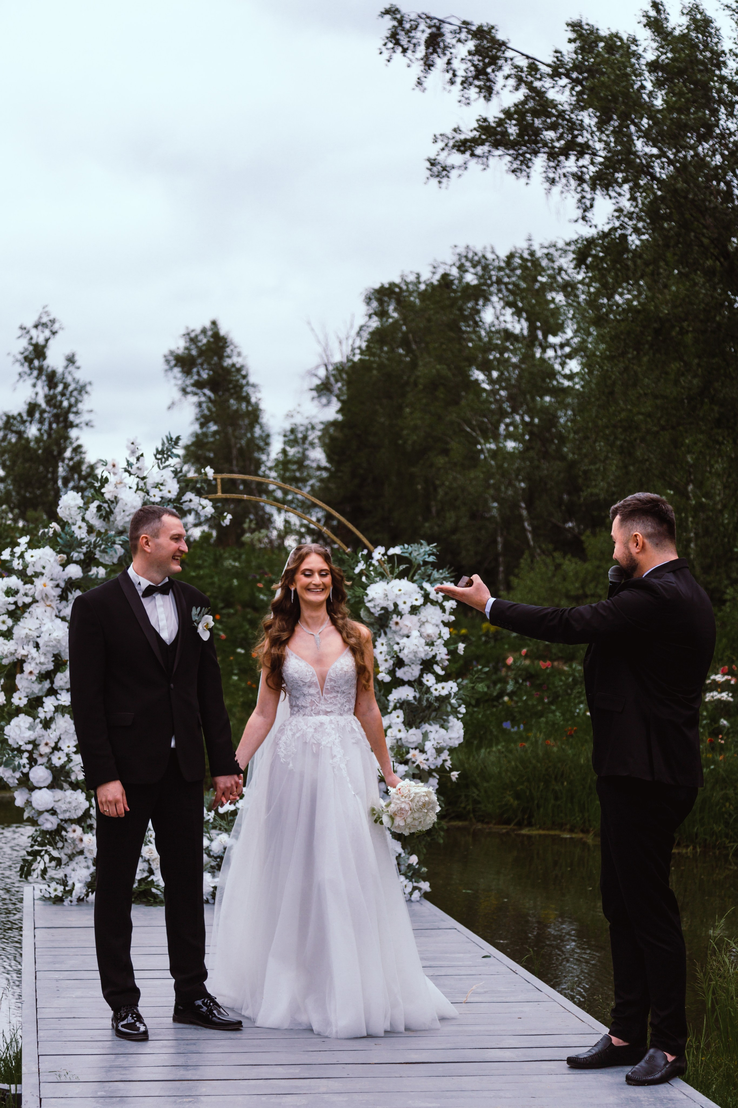 Weddings. Mixturecaptures