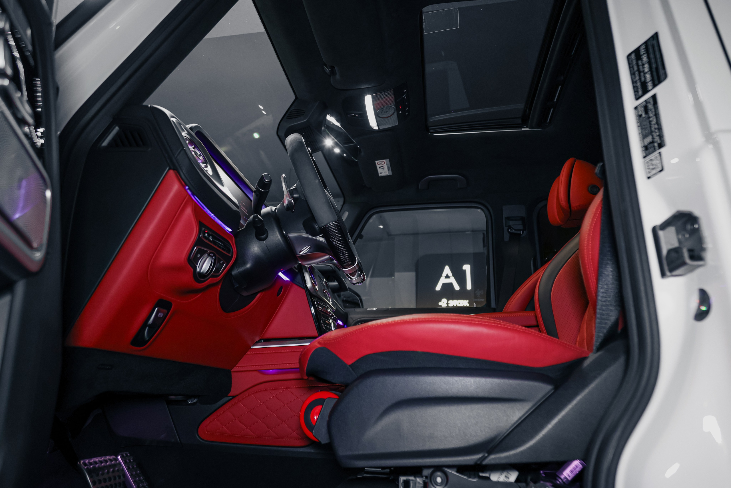 2022 MERCEDES BENZ G63 AMG $235,000 / 16,414 KM ODOMETER. Mixturecaptures