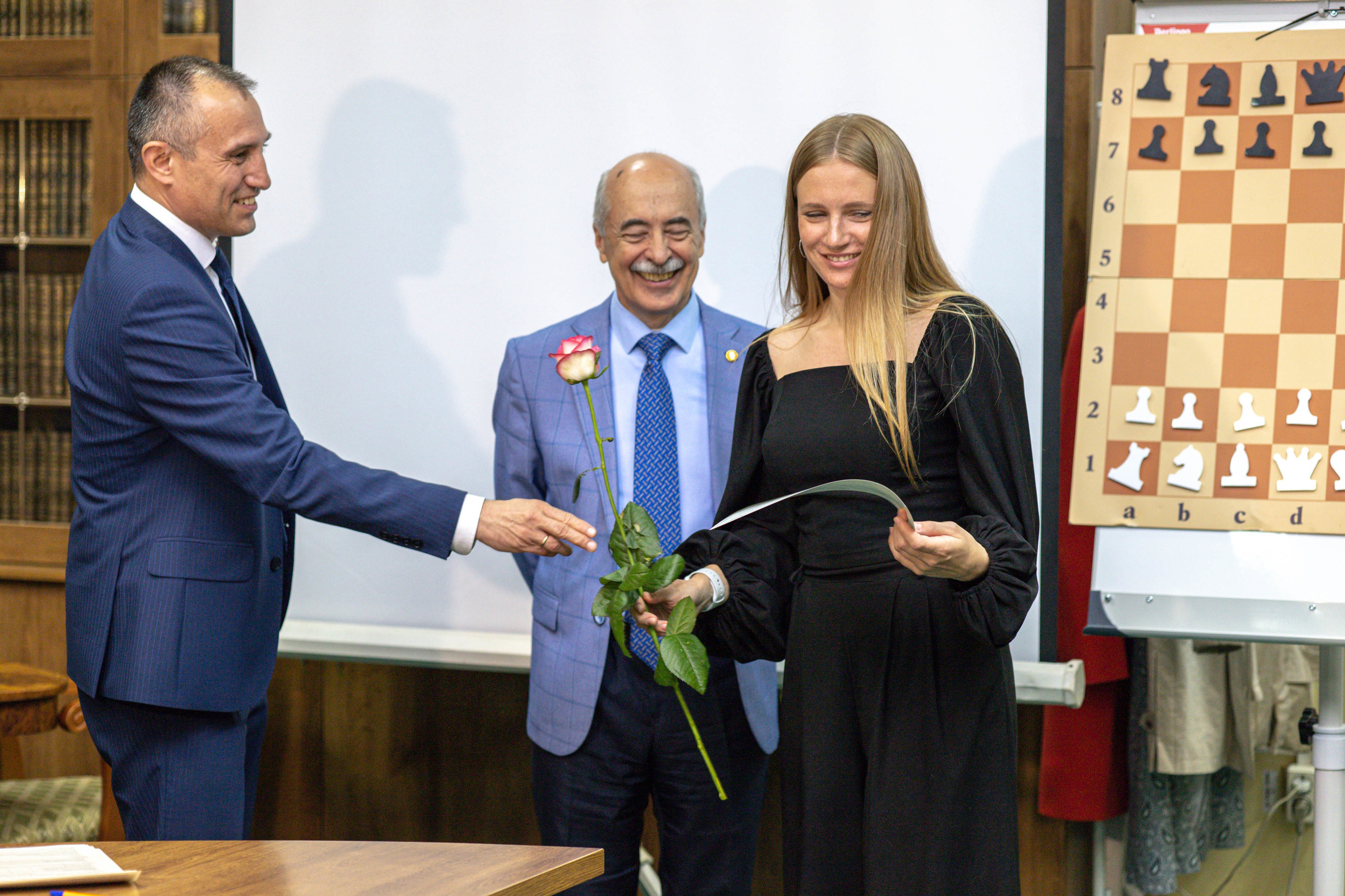 Награждение шахматной федерации