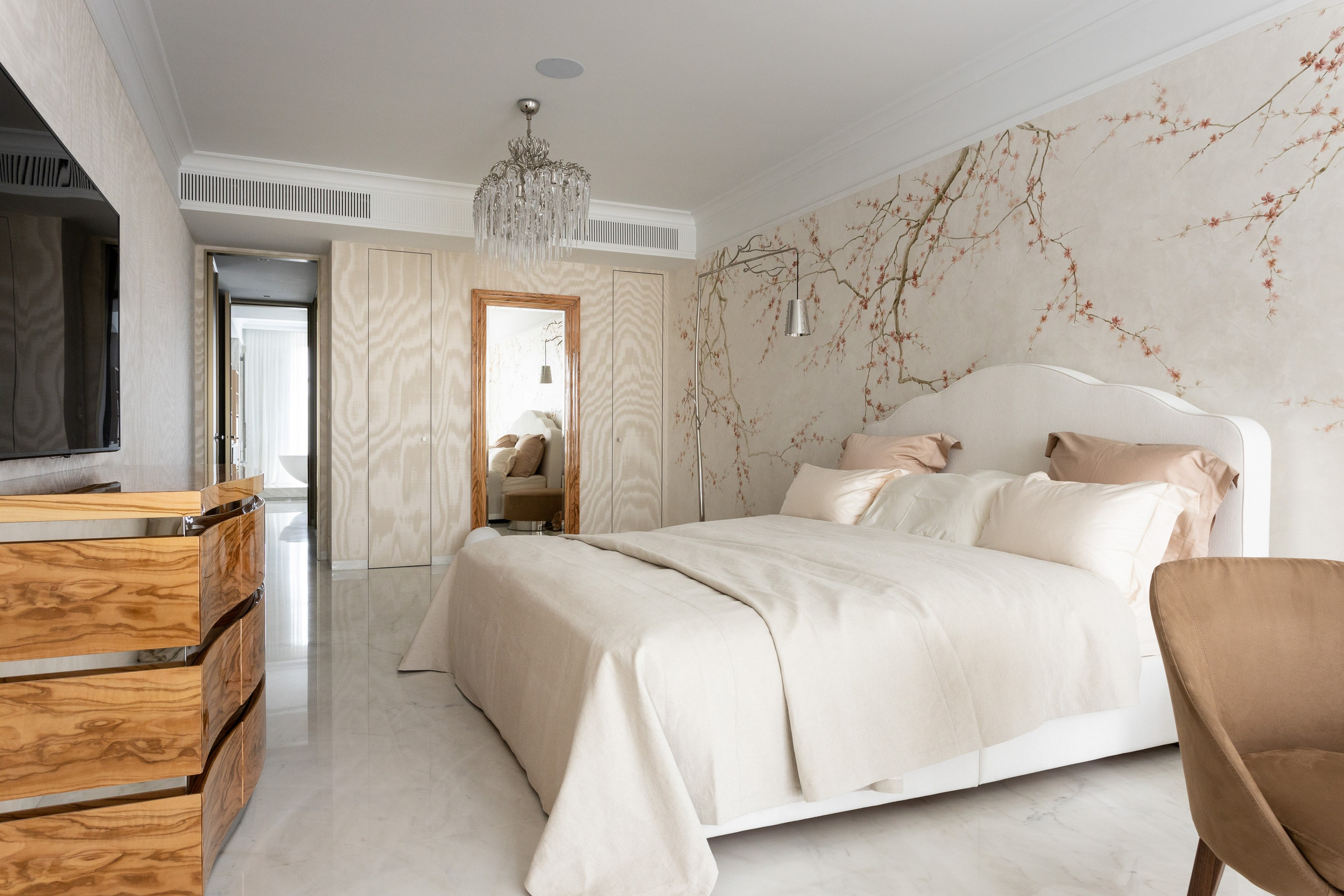 Luxury apartment bedroom interior - photographer Andrey Dunin - architect Viktoria Zaretskaya