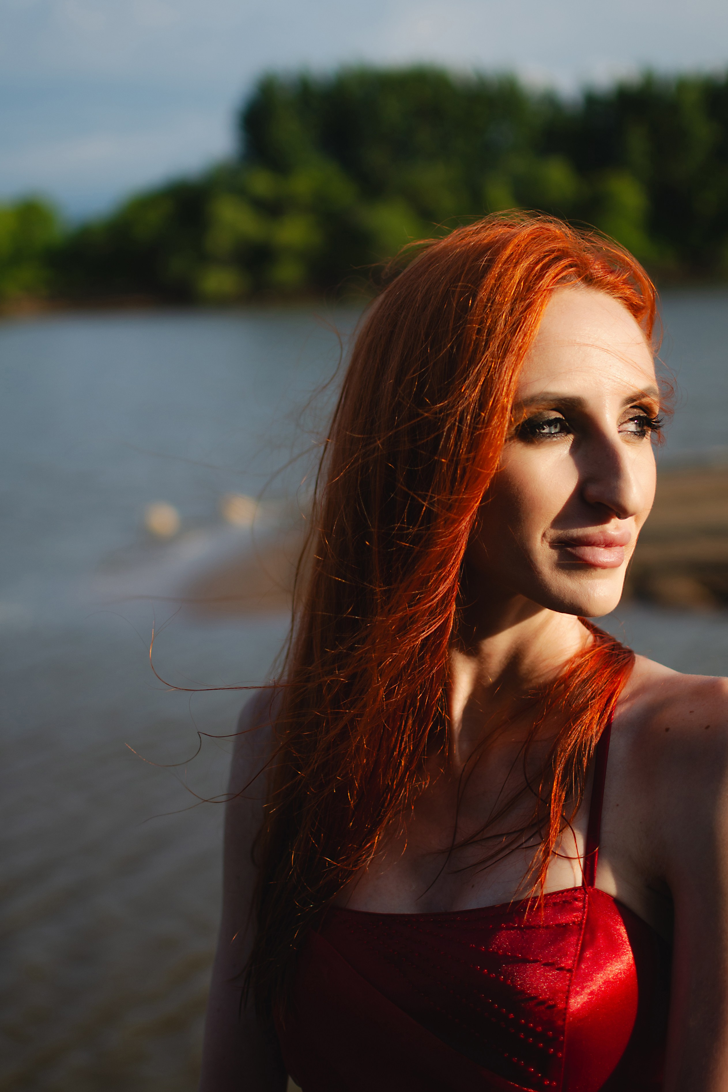 Фотосессия на берегу реки. Модель Анна. Фотограф в Хабаровске
