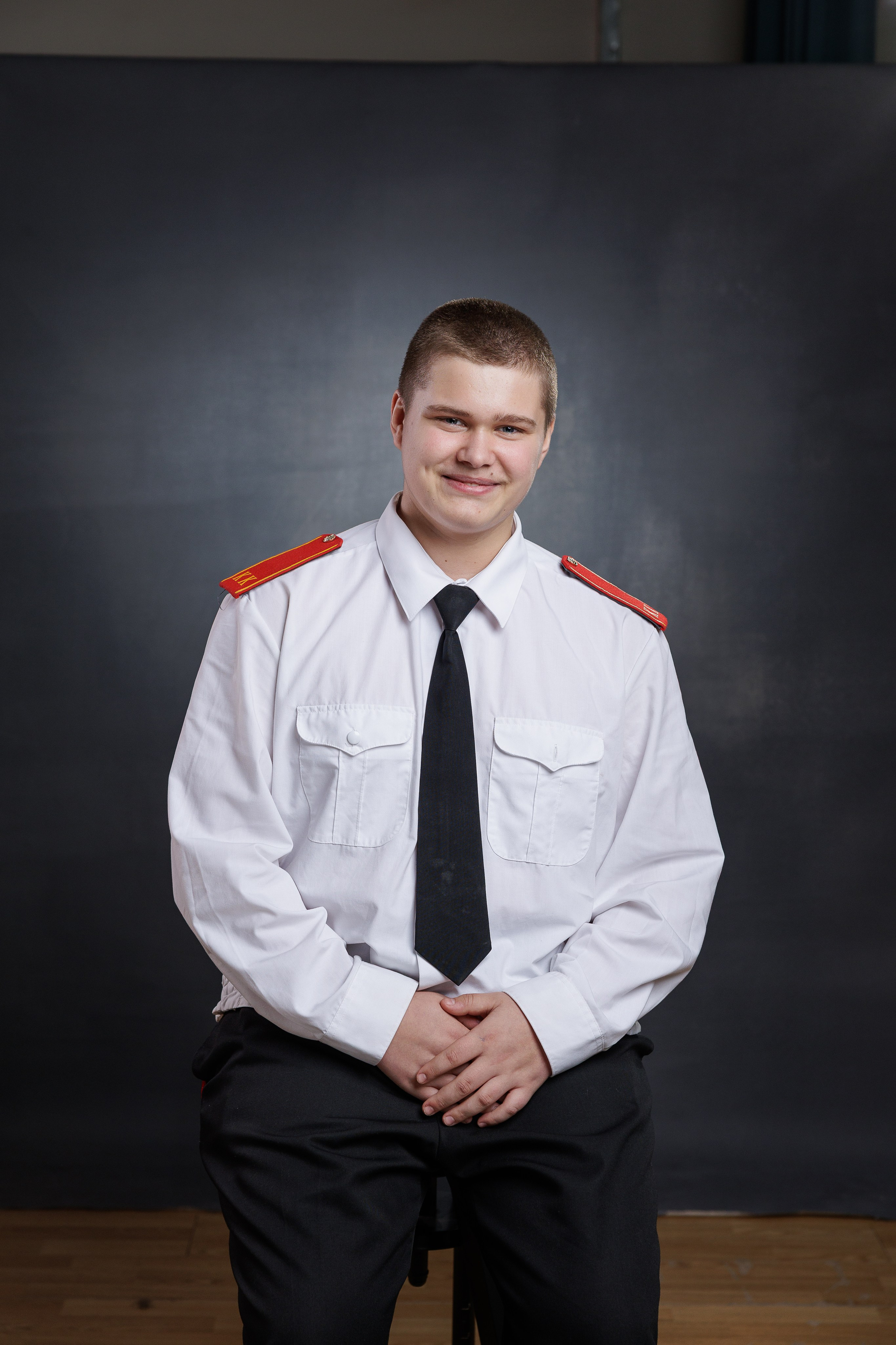 Окта 120 + Стрип (контр голая ад100 со стоек фона, фон -ад100 с снутом). Семейный фотограф Александр Передерий