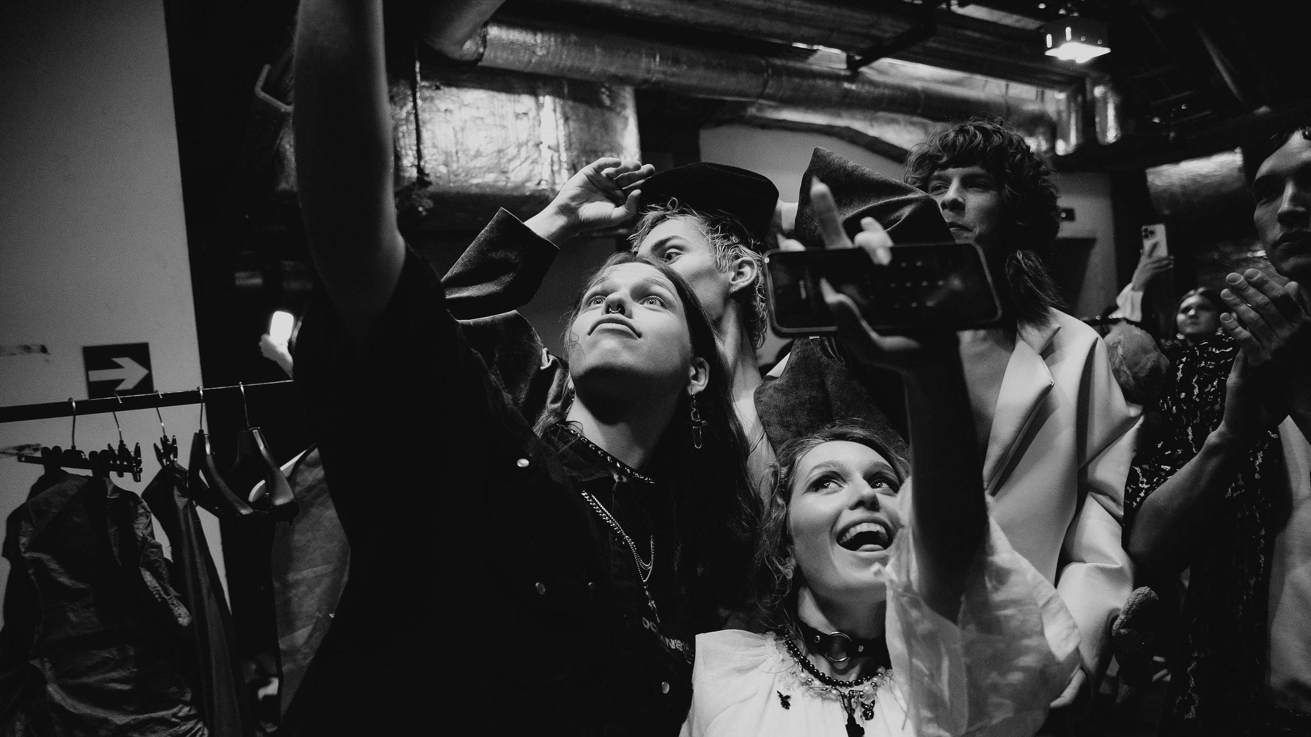 Бекстейдж показа «Новые Имена» собака.ru|ДЛТ. Портретный и репортажный фотограф в Санкт-Петербурге