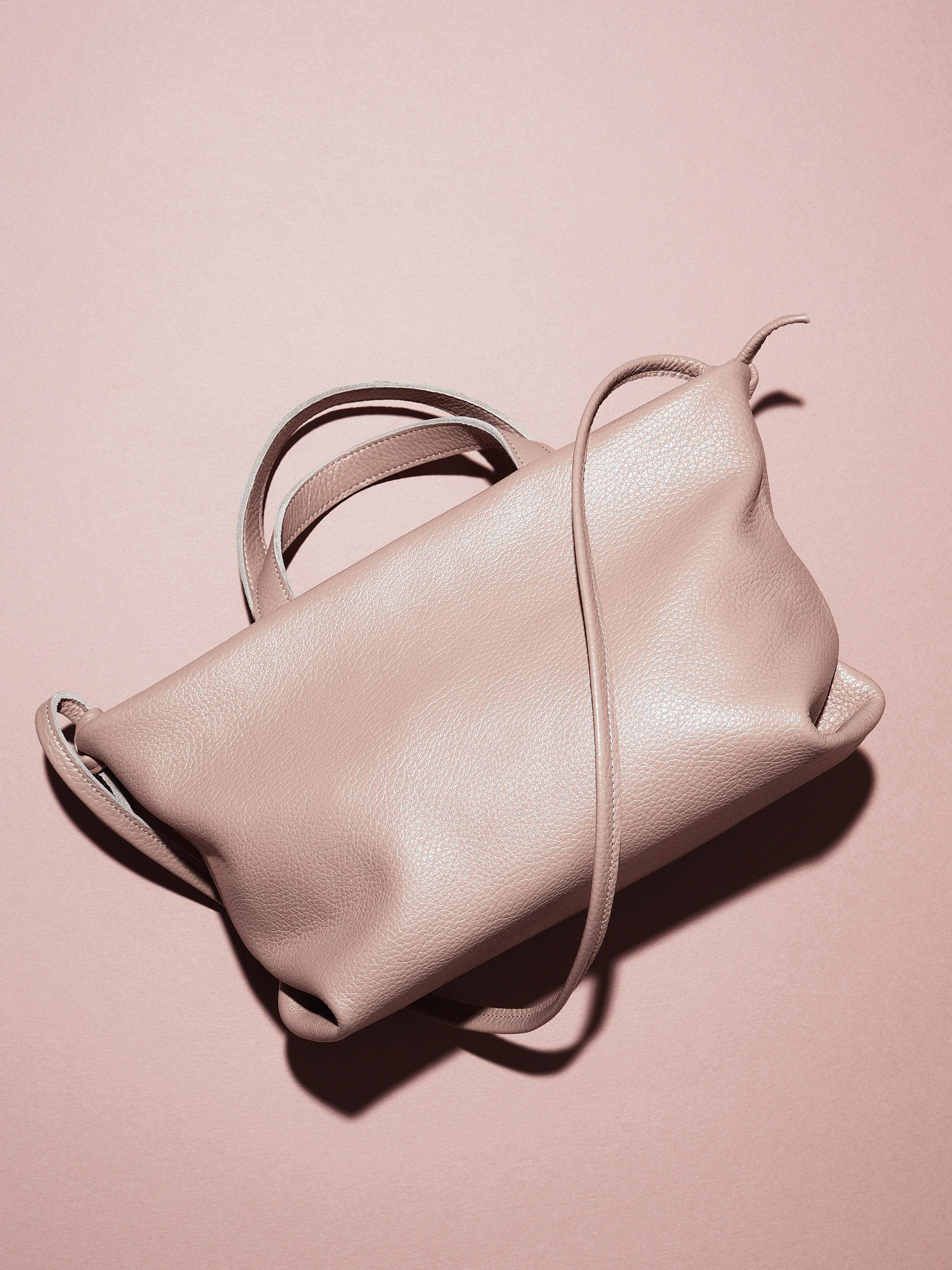 Каталожная съемка кожаных сумок