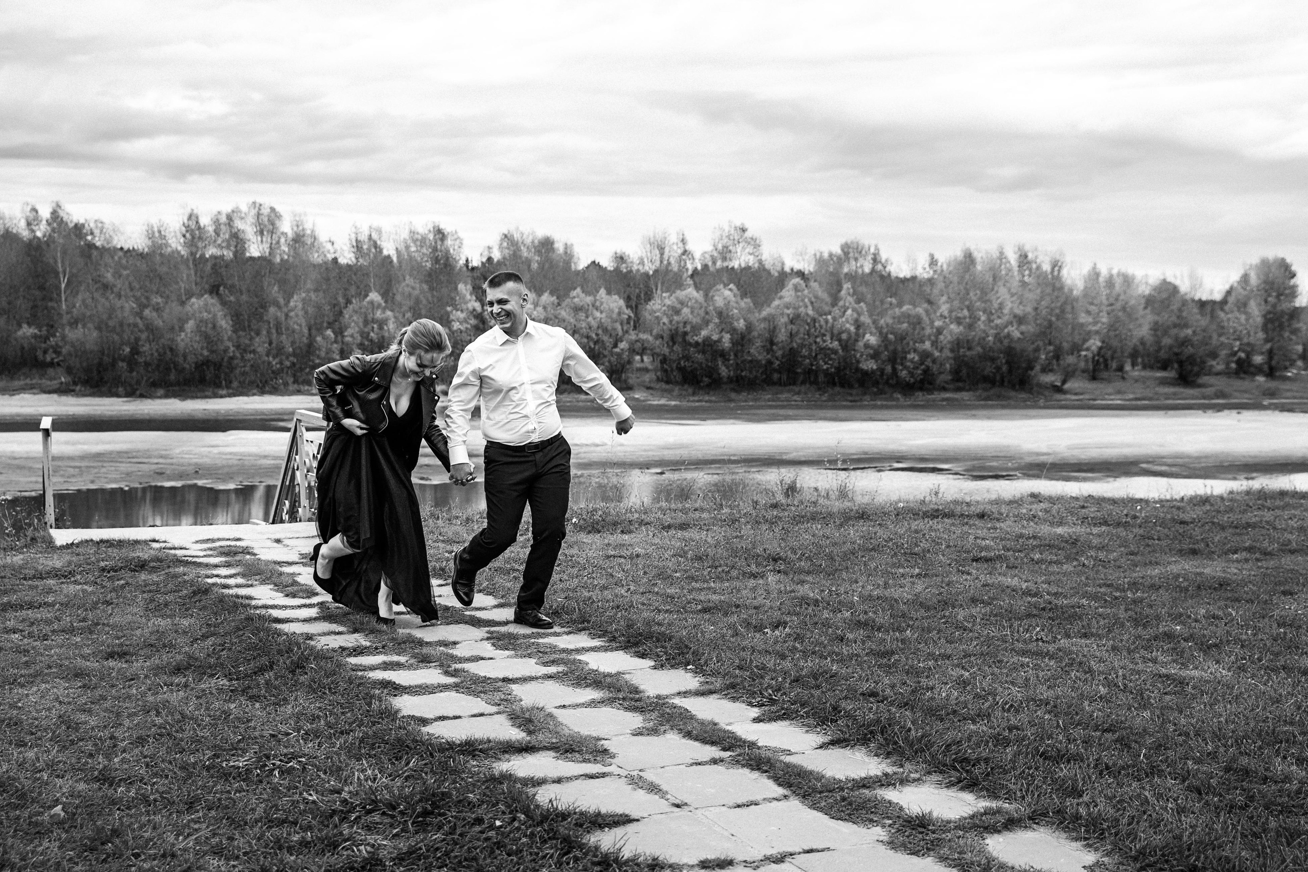 В черном (1 час прогулки). Свадебный и семейный фотограф в Новосибирске Юлия Герасимчук