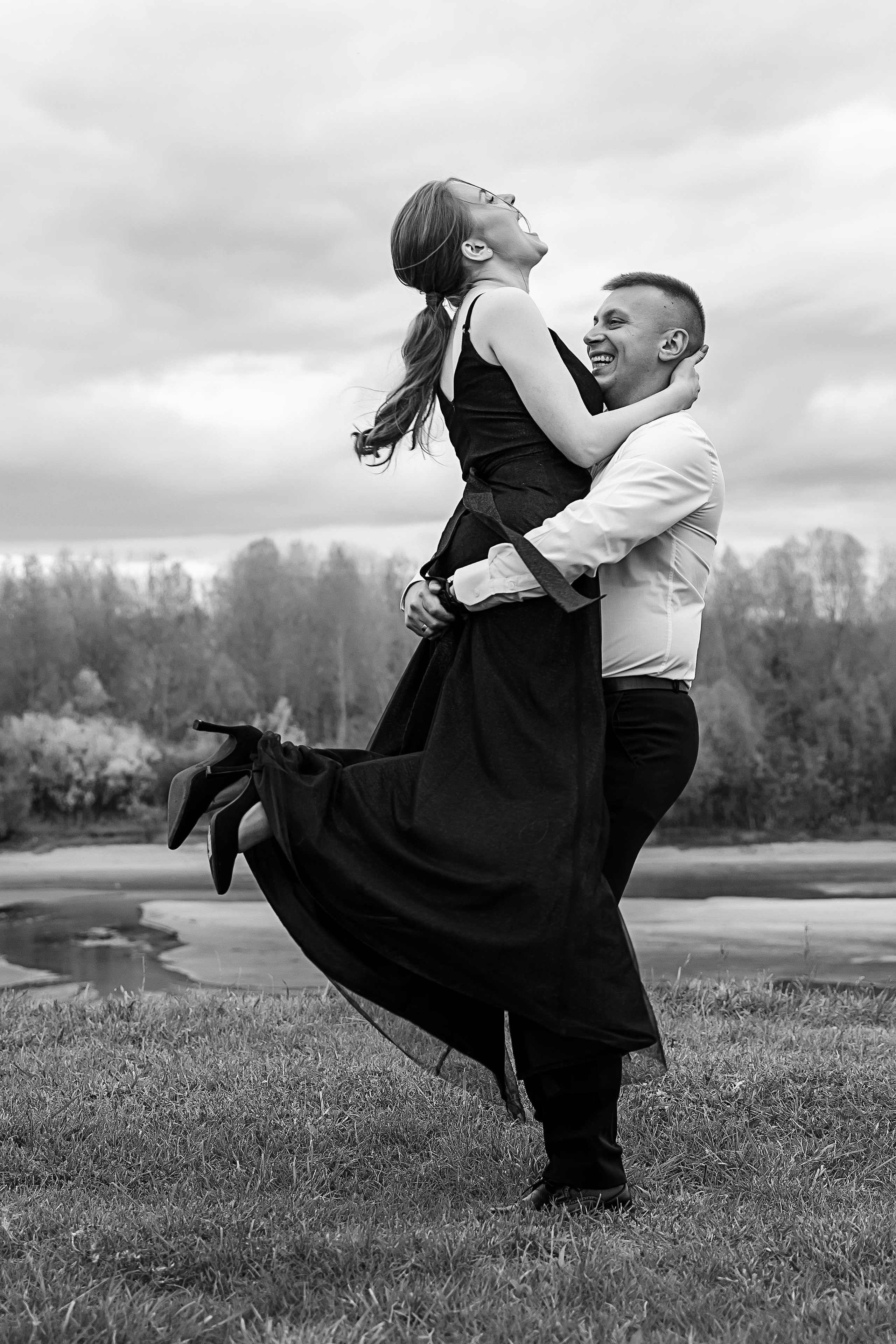 В черном (1 час прогулки). Свадебный и семейный фотограф в Новосибирске Юлия Герасимчук