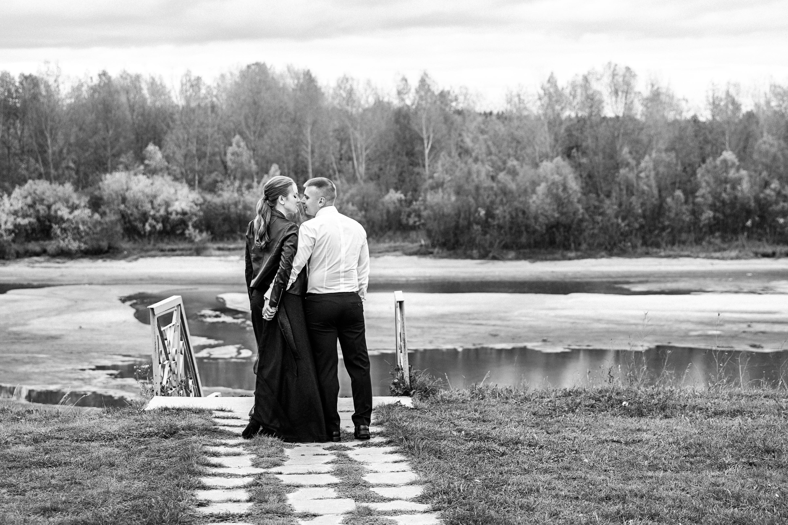 В черном (1 час прогулки). Свадебный и семейный фотограф в Новосибирске Юлия Герасимчук