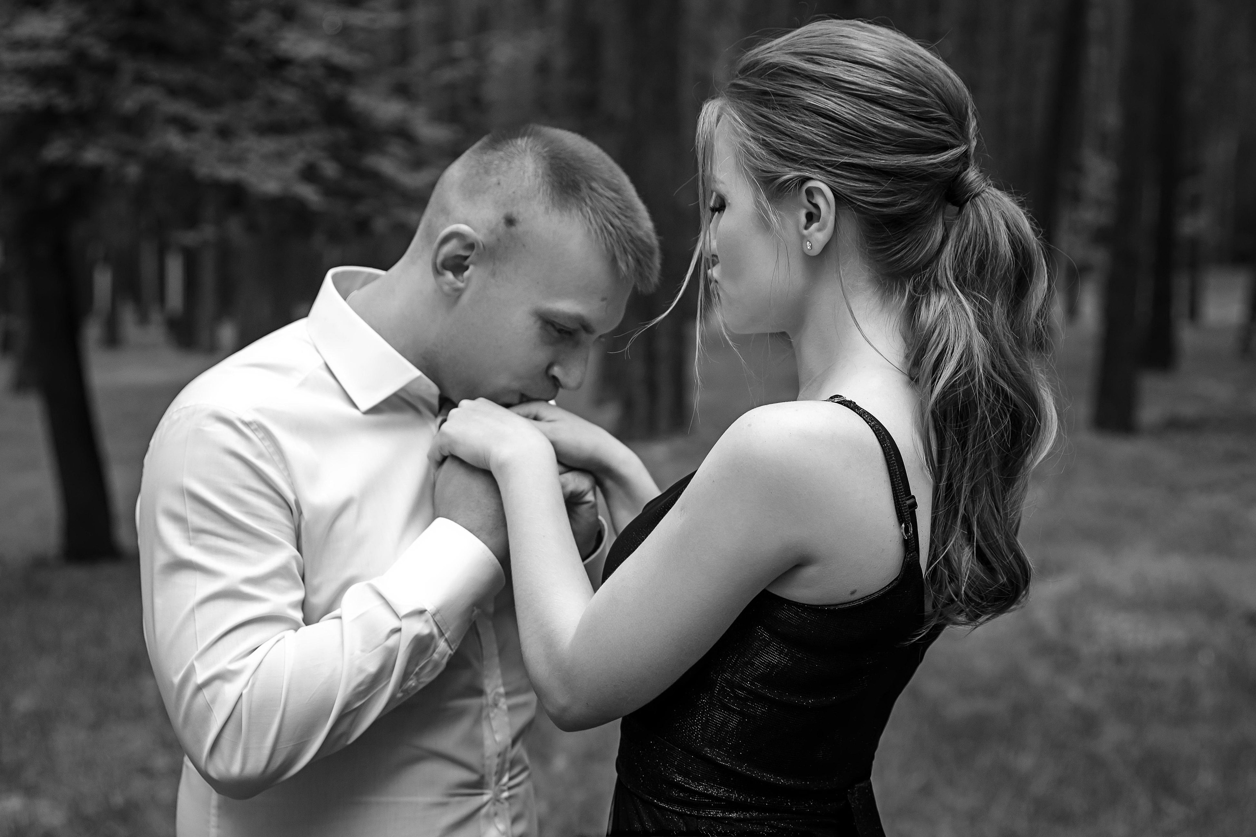 В черном (1 час прогулки). Свадебный и семейный фотограф в Новосибирске Юлия Герасимчук