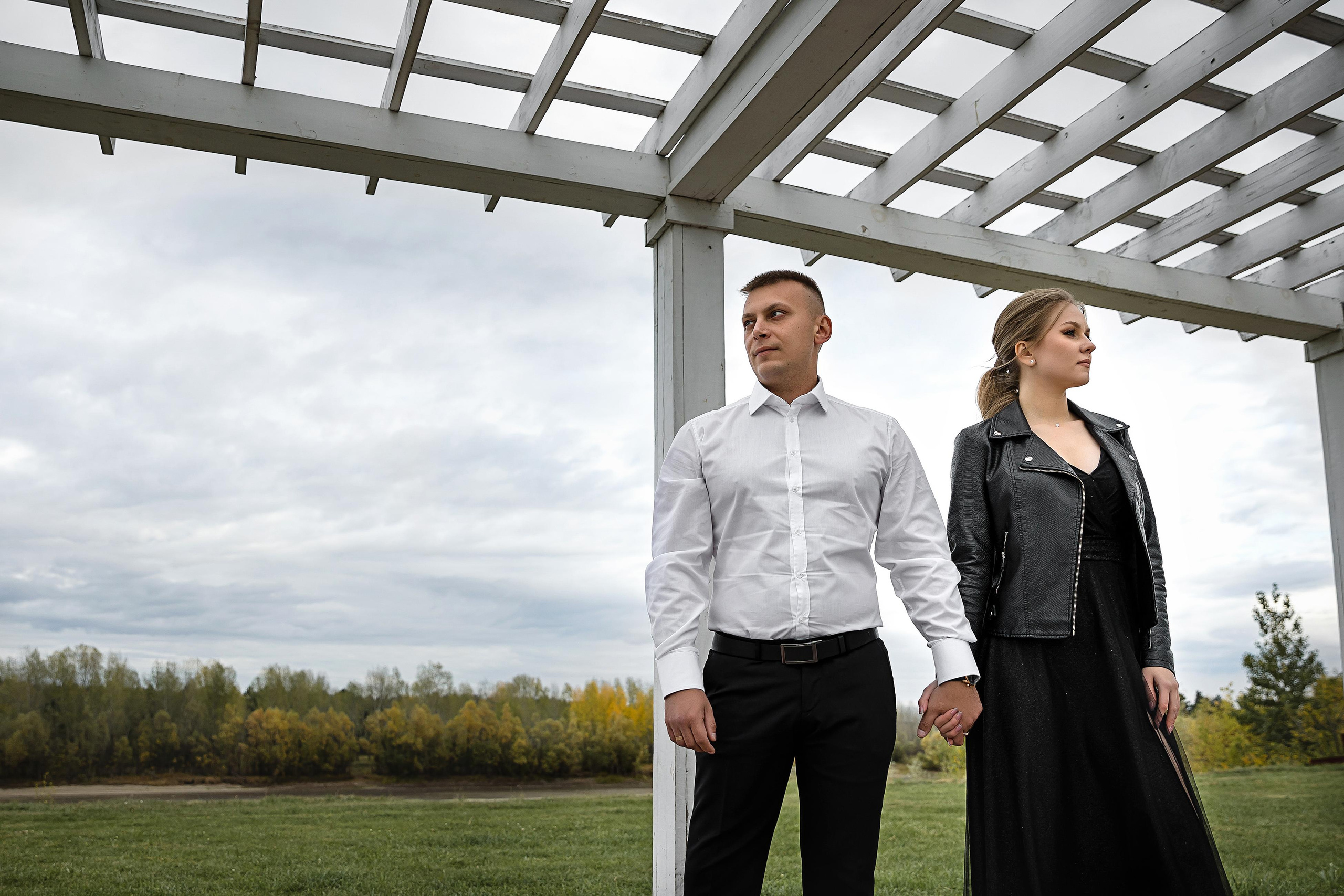 В черном (1 час прогулки). Свадебный и семейный фотограф в Новосибирске Юлия Герасимчук