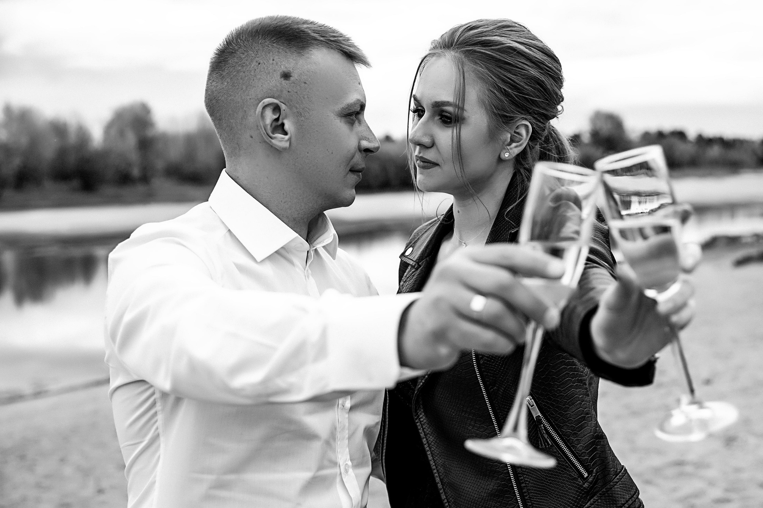 В черном (1 час прогулки). Свадебный и семейный фотограф в Новосибирске Юлия Герасимчук